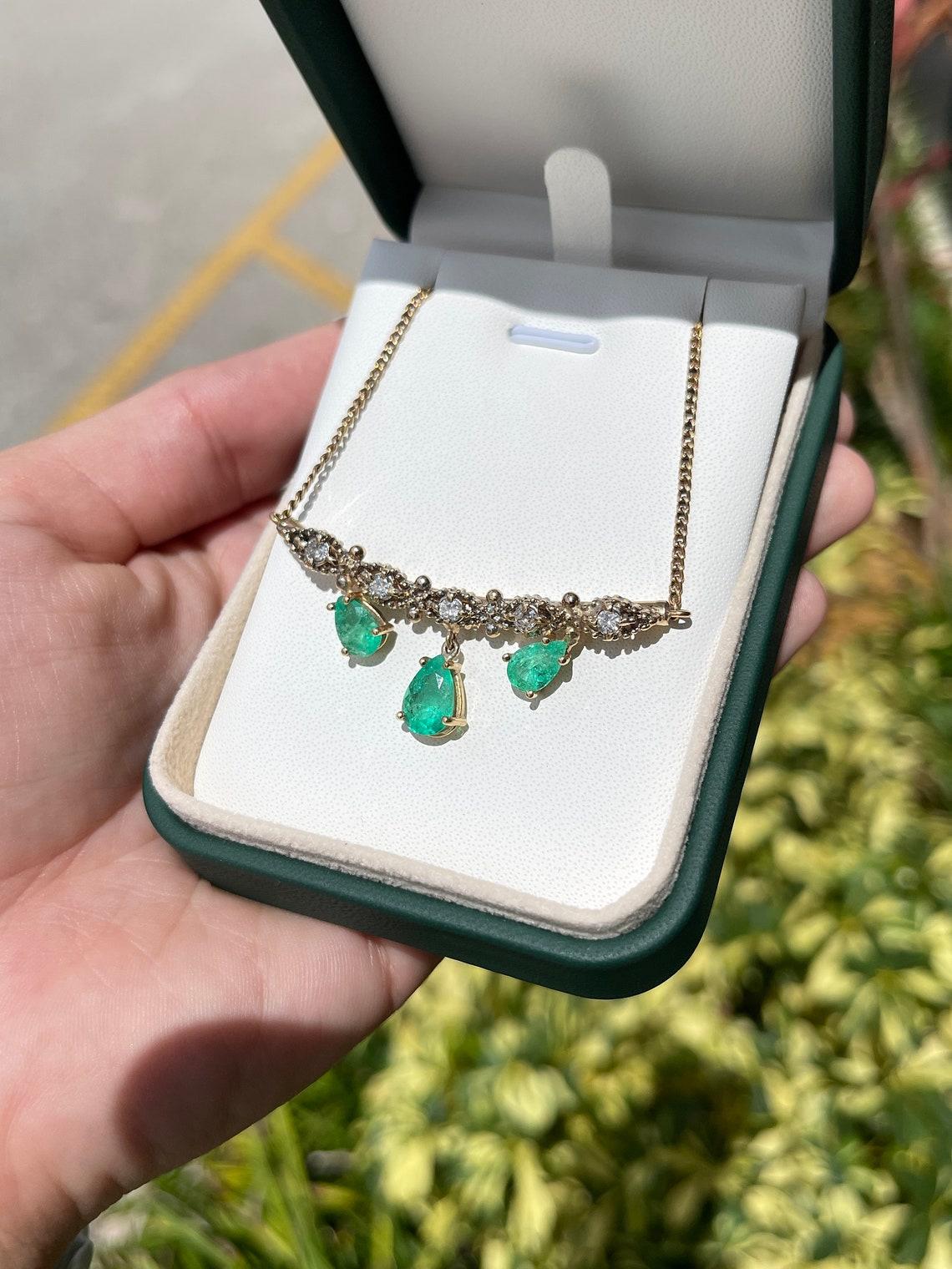 Modern 6.70tcw Bib Vintage Pear Emerald Diamond Necklace Fine Gold Emerald Pendant 14K For Sale