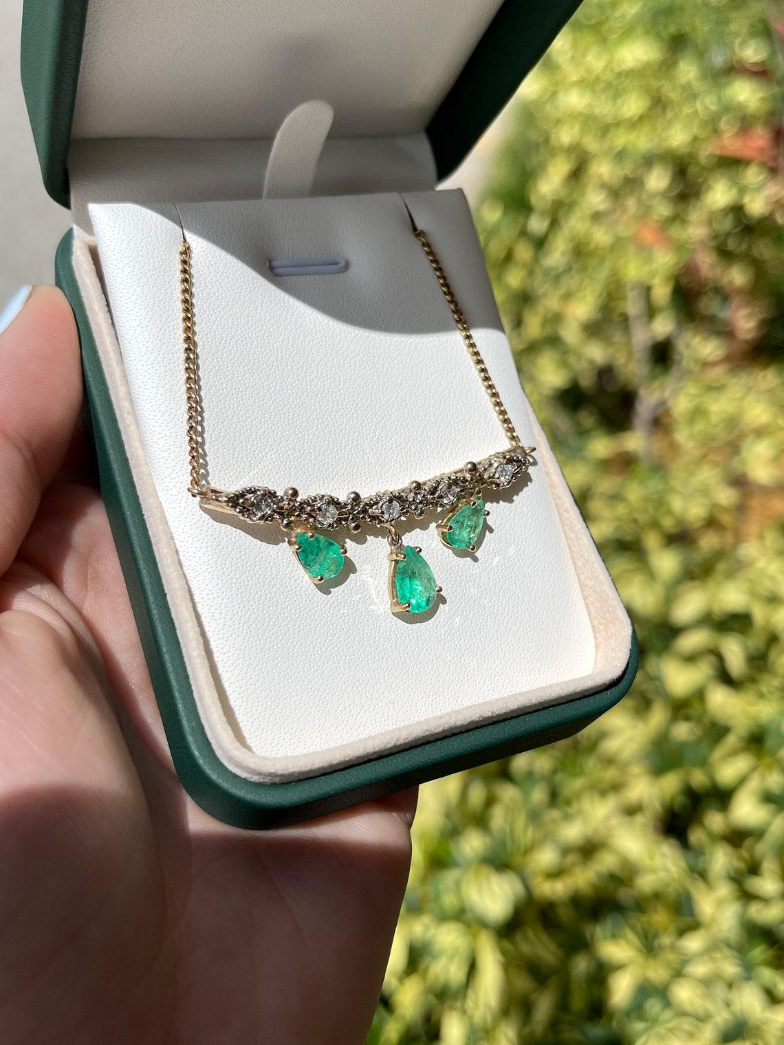 Pear Cut 6.70tcw Bib Vintage Pear Emerald Diamond Necklace Fine Gold Emerald Pendant 14K For Sale