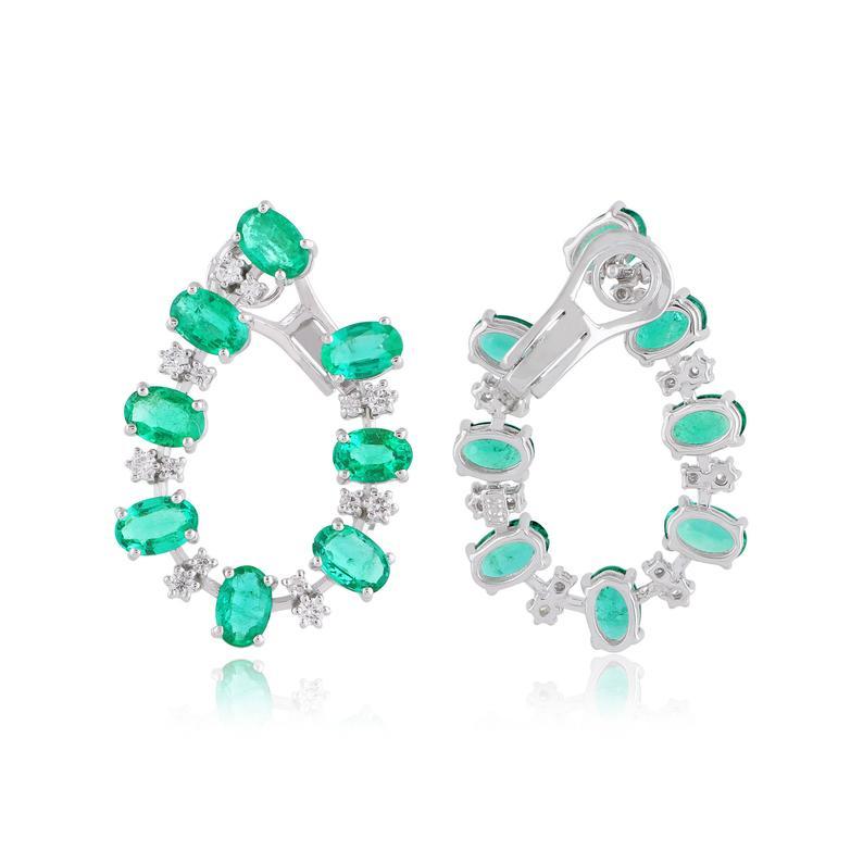 Modern 6.72 Carat Emerald Diamond 14 Karat White Gold Earrings For Sale