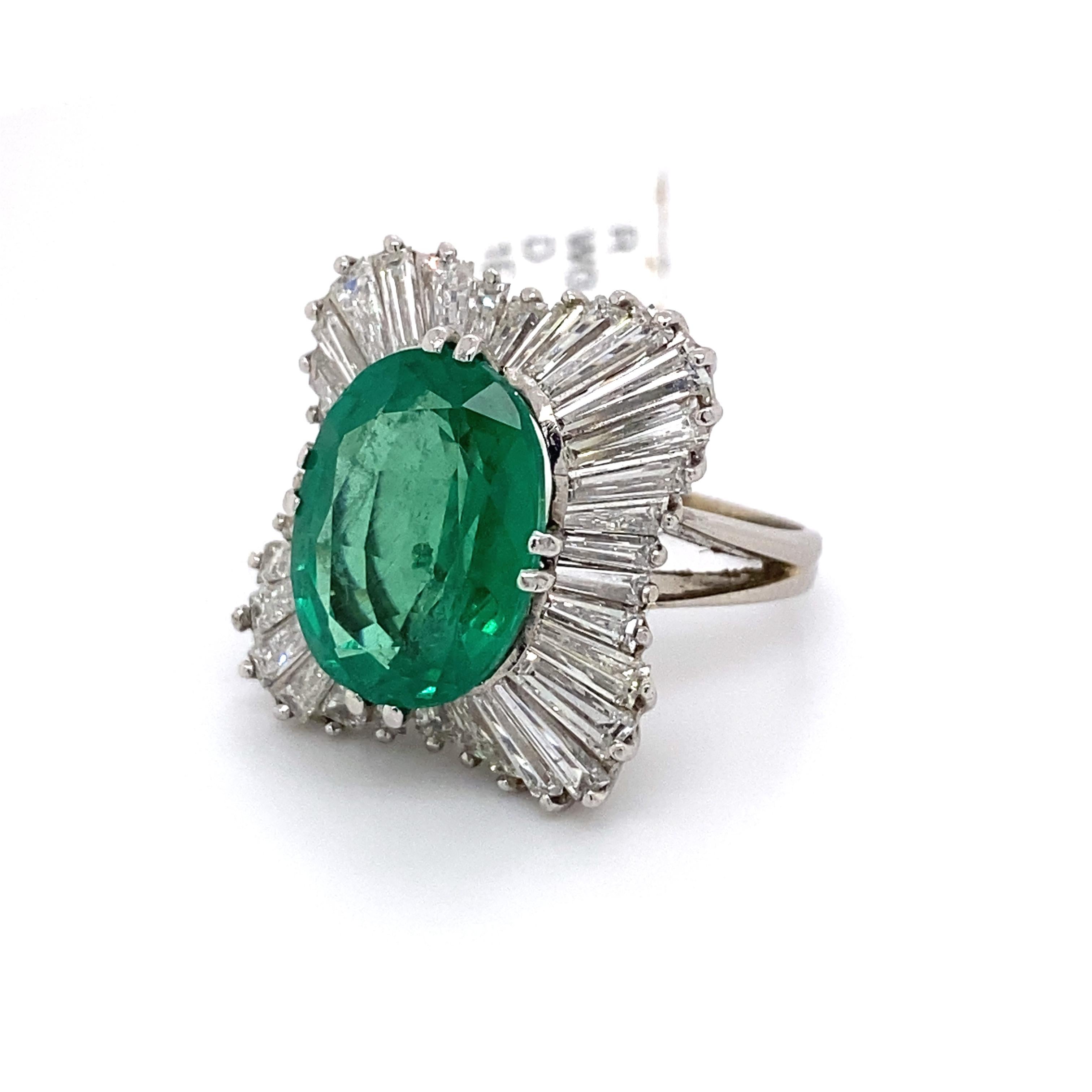 Art Deco 6.72 Carat Emerald with Ballerina Baguette Diamond Halo Ring 18 Karat White Gold For Sale
