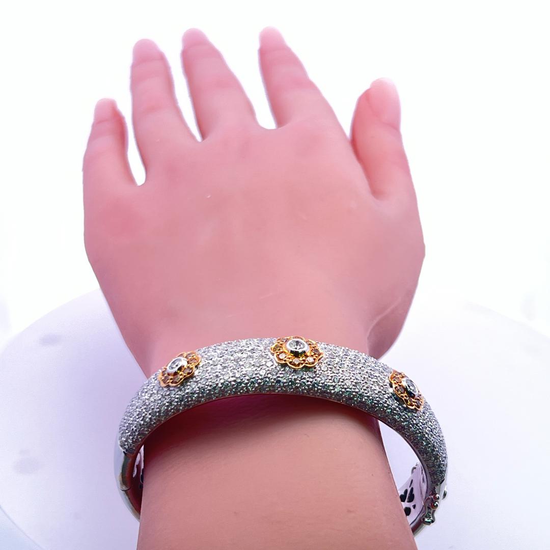 Bracciale in oro bicolore da 6,72 carati con diamante tondo brillante VS 18 carati in vendita 5