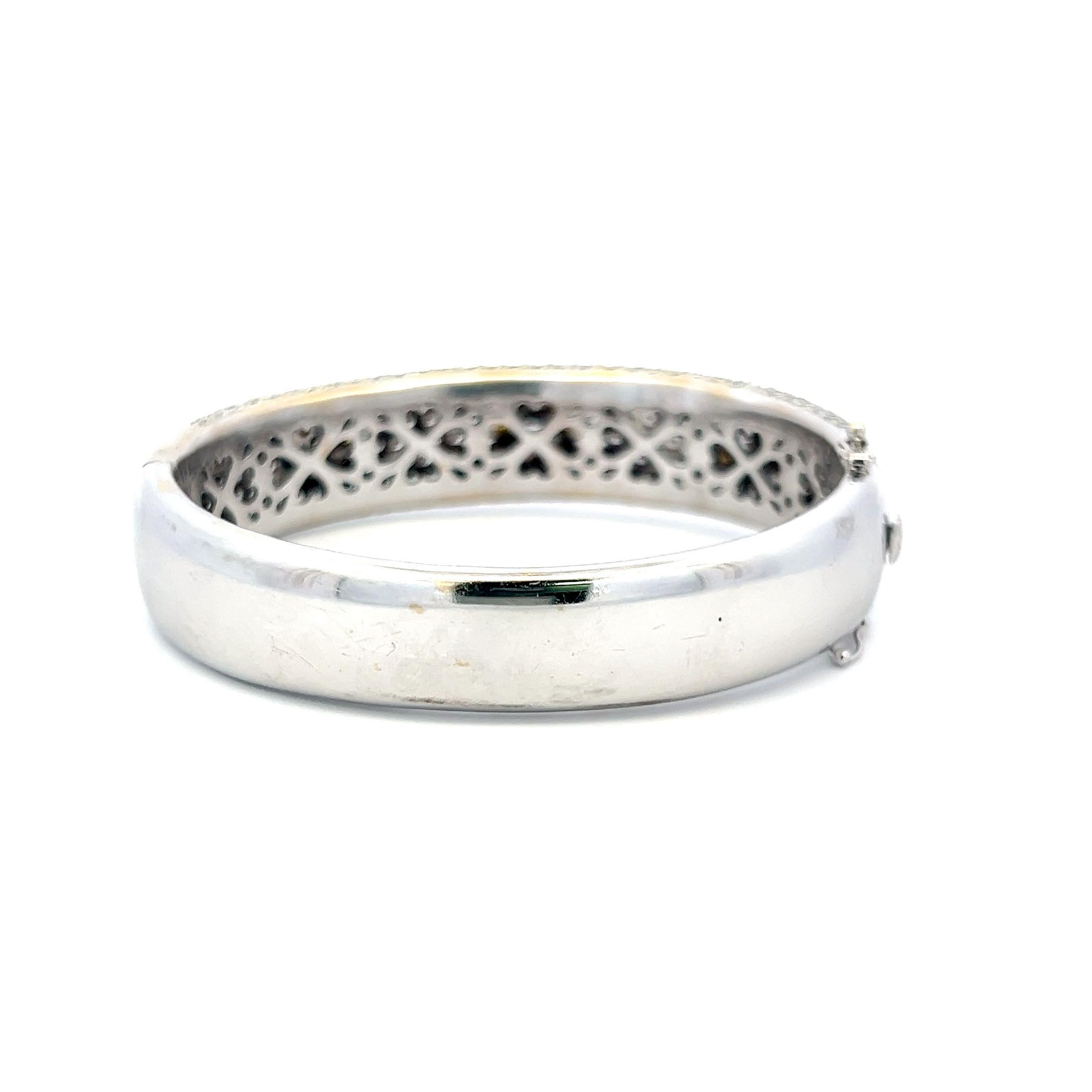 Taglio rotondo Bracciale in oro bicolore da 6,72 carati con diamante tondo brillante VS 18 carati in vendita