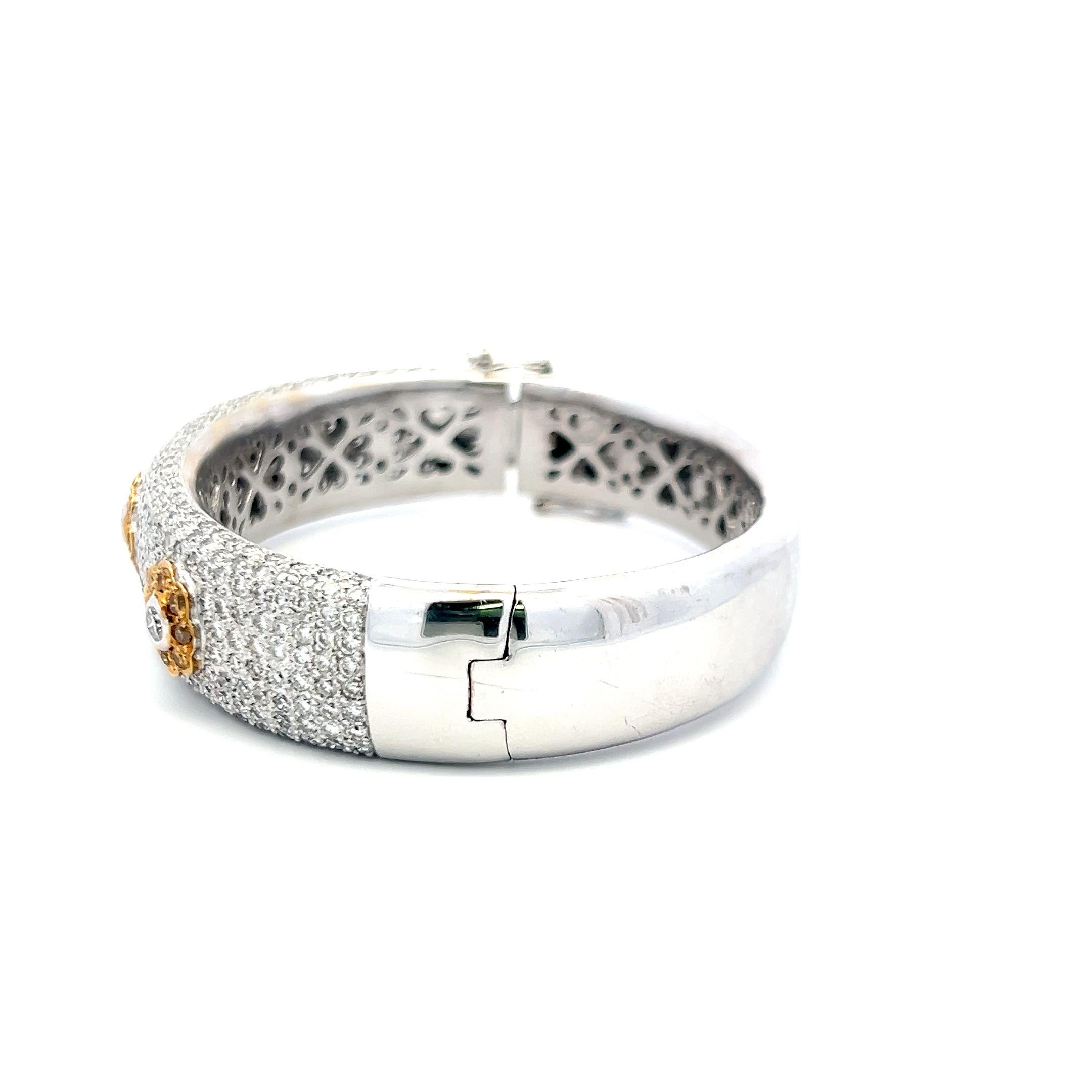 Bracciale in oro bicolore da 6,72 carati con diamante tondo brillante VS 18 carati In condizioni buone in vendita a New York, NY