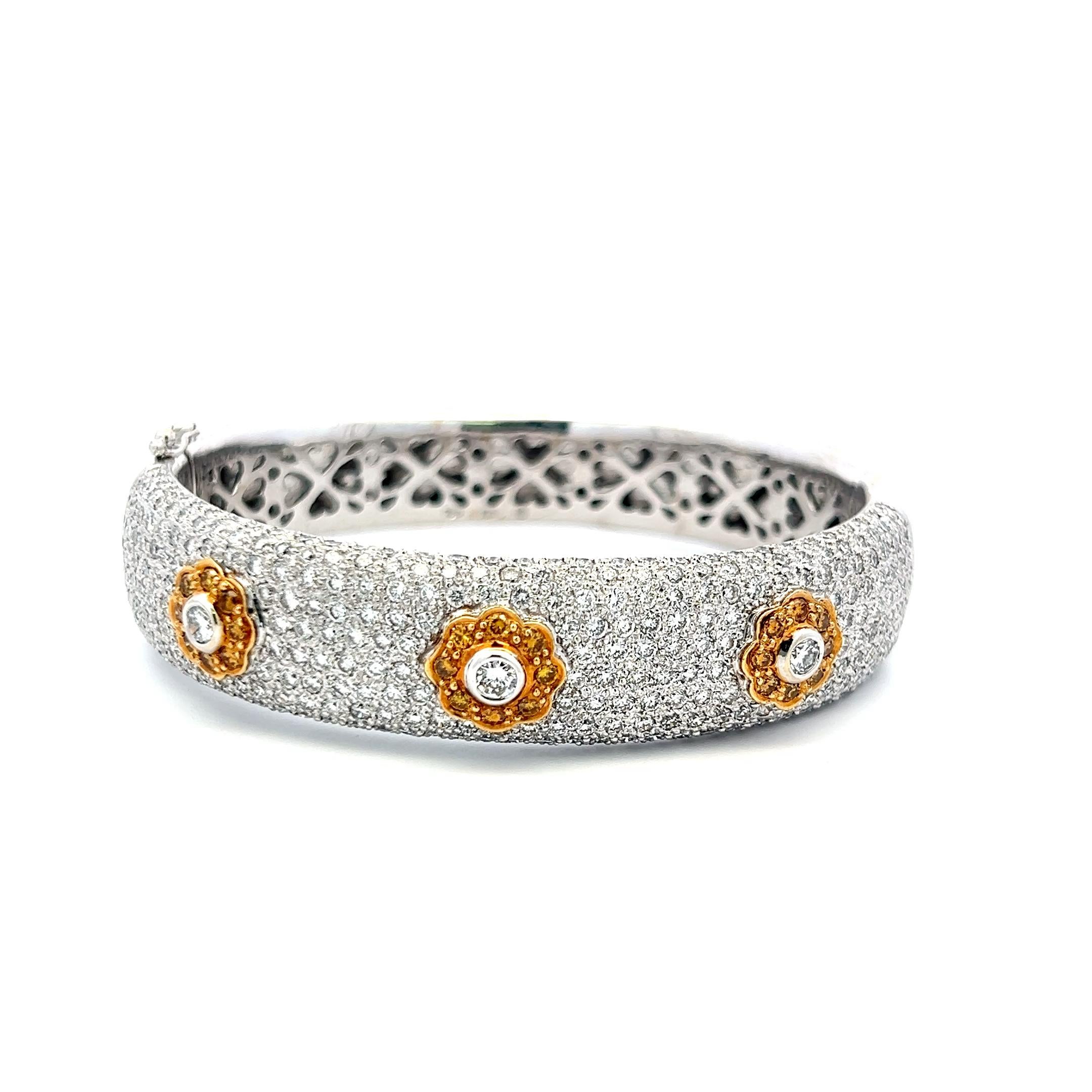 Donna Bracciale in oro bicolore da 6,72 carati con diamante tondo brillante VS 18 carati in vendita