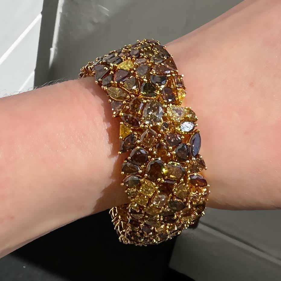 Grand bracelet tennis en diamants de couleur Unisexe en vente