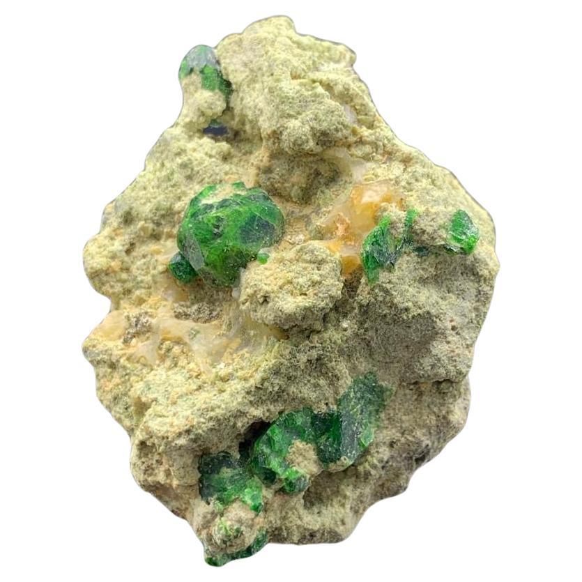 Joli spécimen de grenat démantoïde du Pakistan de 67,25 grammes 