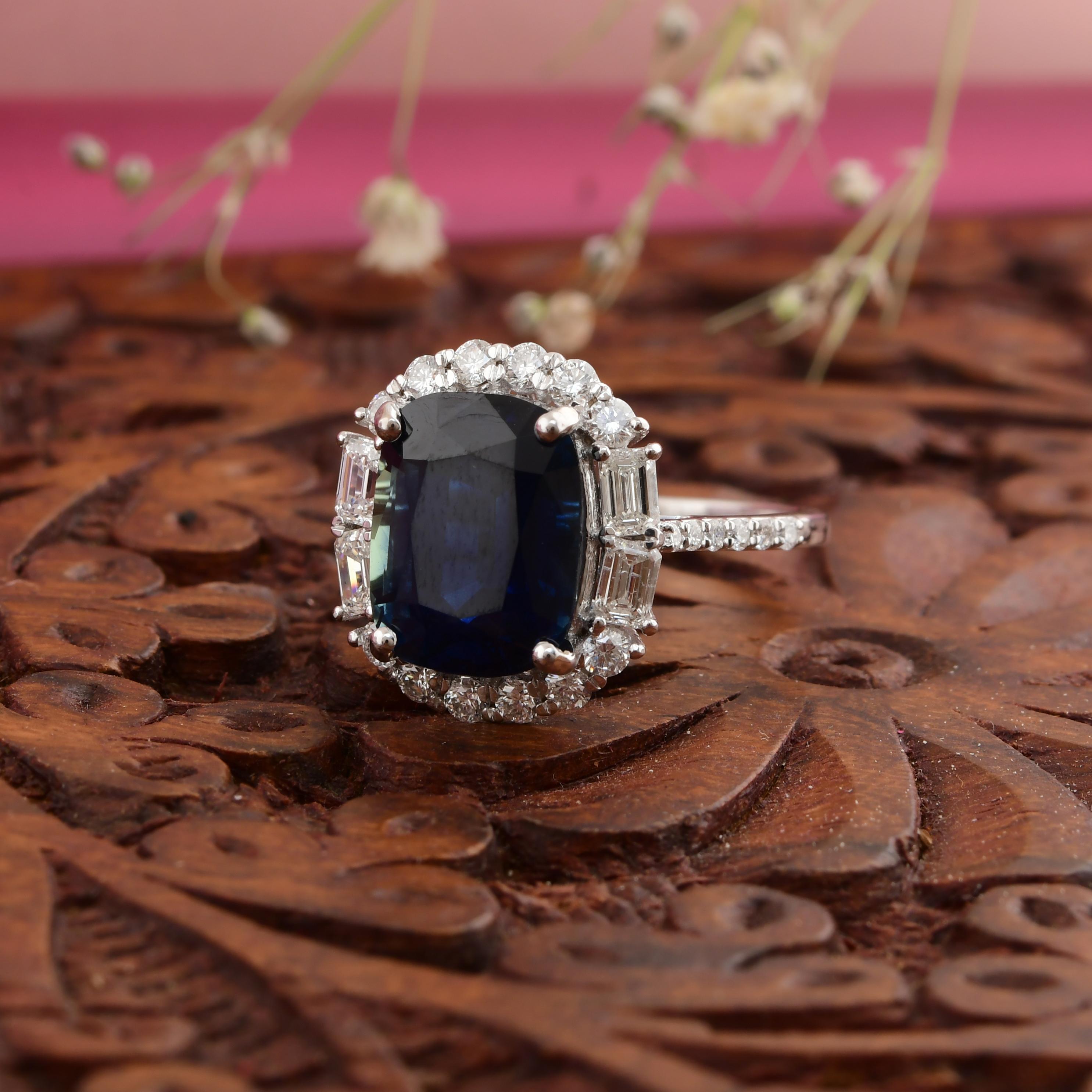 En venta: 6.73 CTW Zafiro Azul Oscuro Piedra de Nacimiento SI/HI Anillo Halo de Diamantes 18k Oro Blanco  4