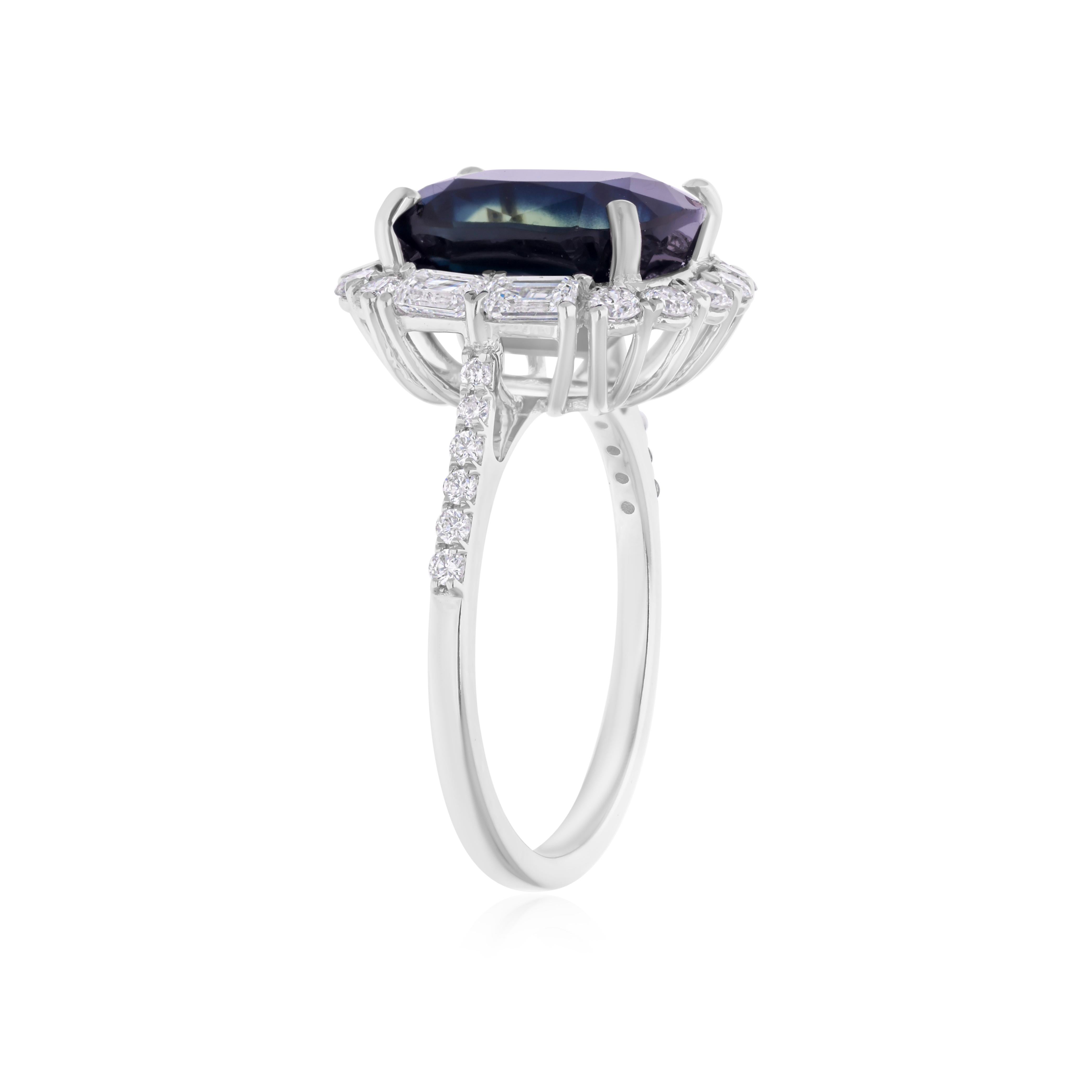 En venta: 6.73 CTW Zafiro Azul Oscuro Piedra de Nacimiento SI/HI Anillo Halo de Diamantes 18k Oro Blanco  8