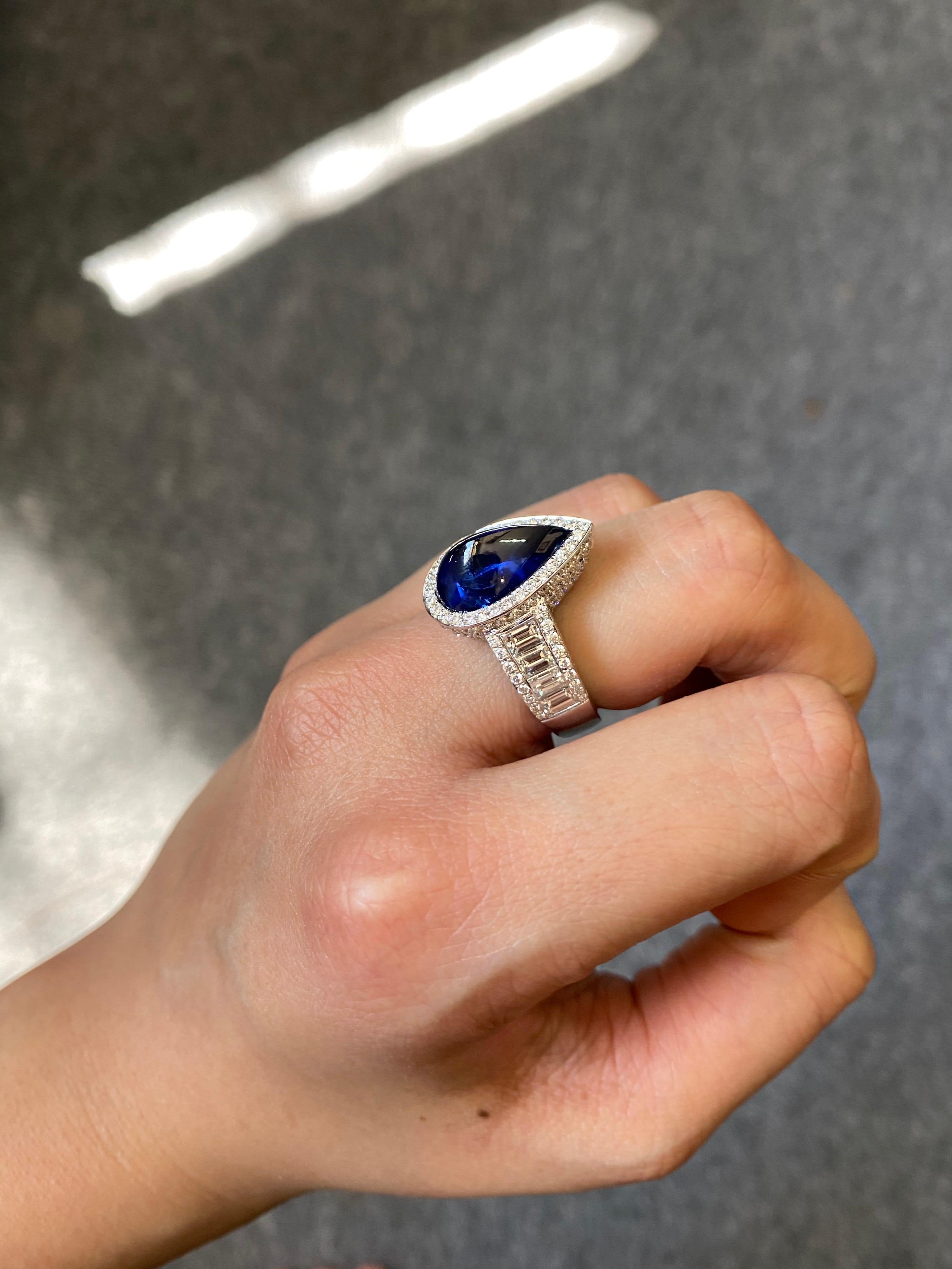 Modern 6.74 Carat Blue Ceylon Sapphire and Diamond Engagement Ring For Sale