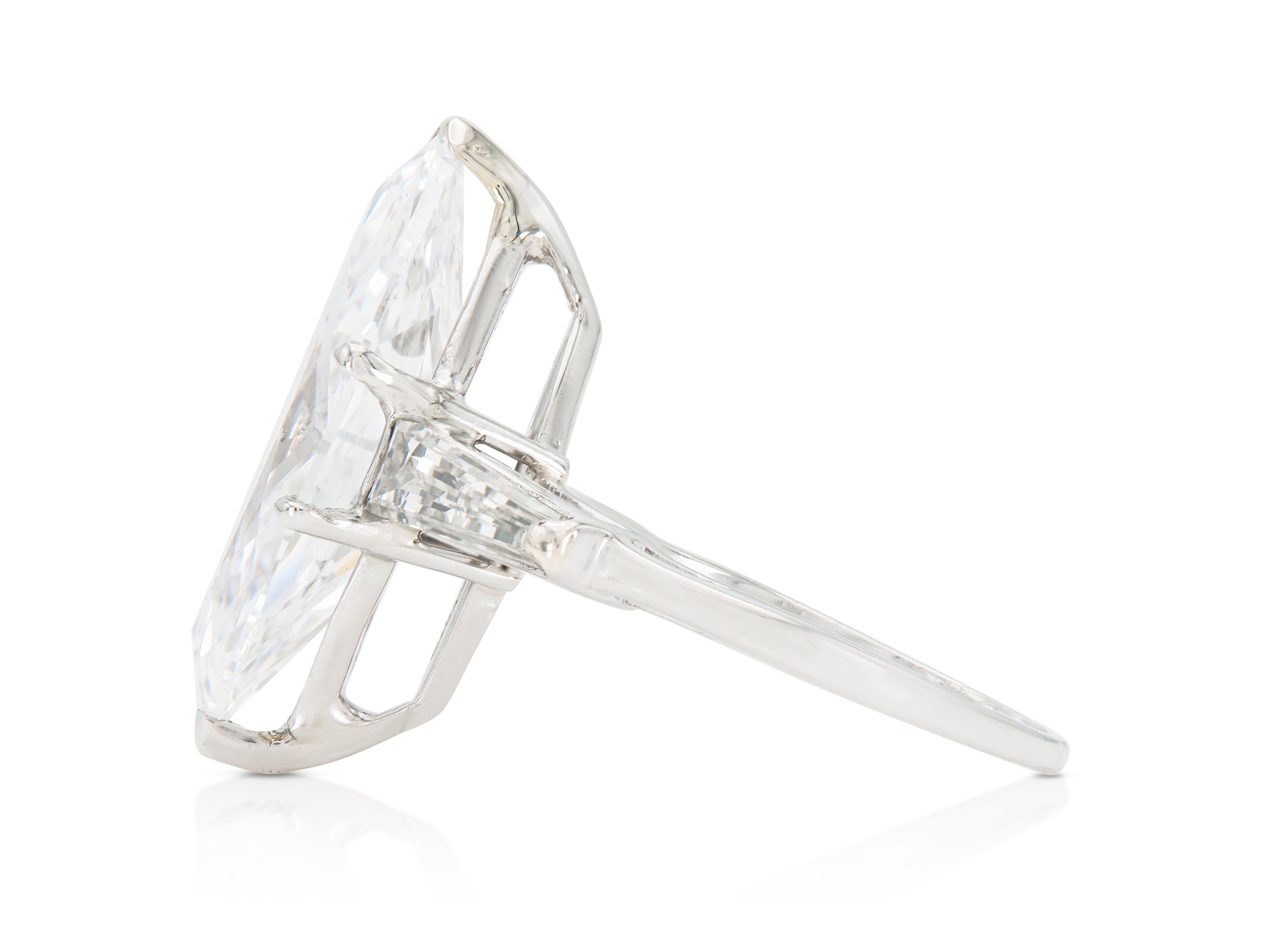 Anillo de compromiso de diamantes talla marquesa de 6.74 quilates Corte marquesa en venta