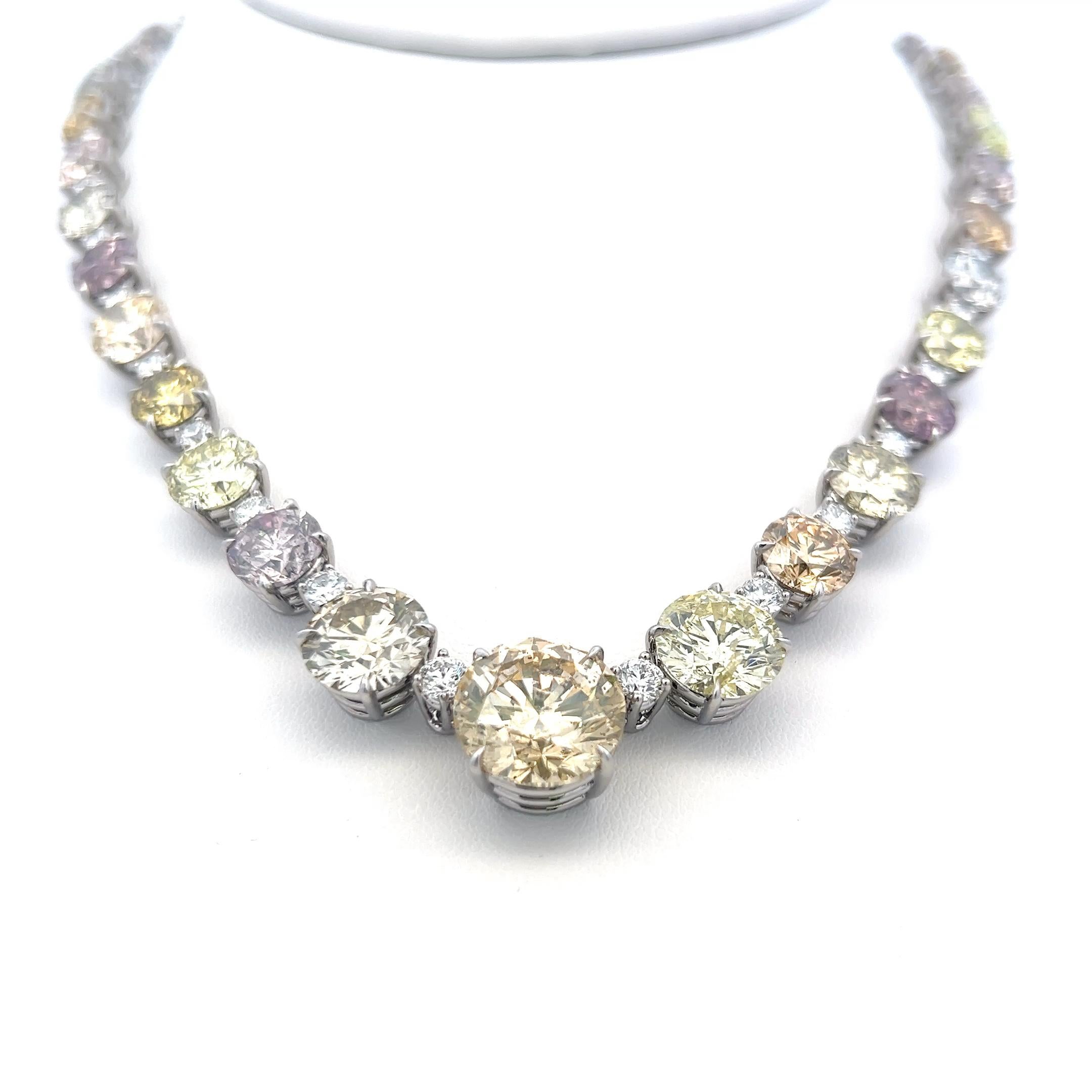 67,49 Carati Collana Riviera in platino con diamanti tondi, brillanti e multicolore In condizioni buone in vendita a New York, NY
