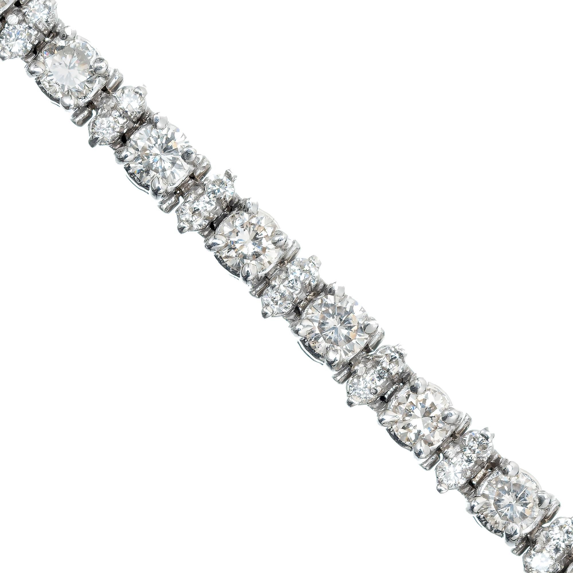6.75 Carat Diamond 14k White Gold Hinged Tennis Bracelet In Good Condition For Sale In Stamford, CT