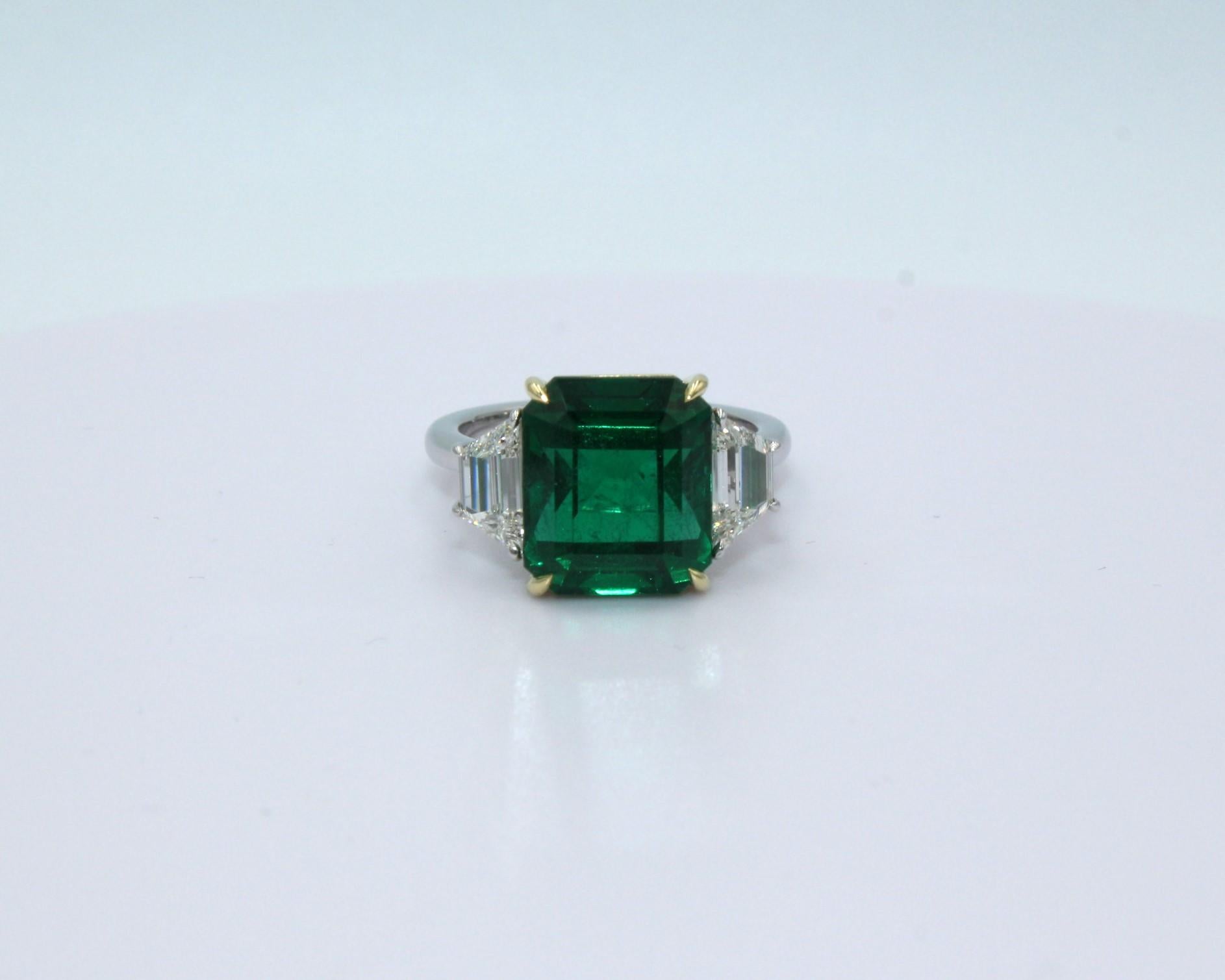 6.75 Carat Emerald & Diamond Ring  In New Condition For Sale In New York, NY