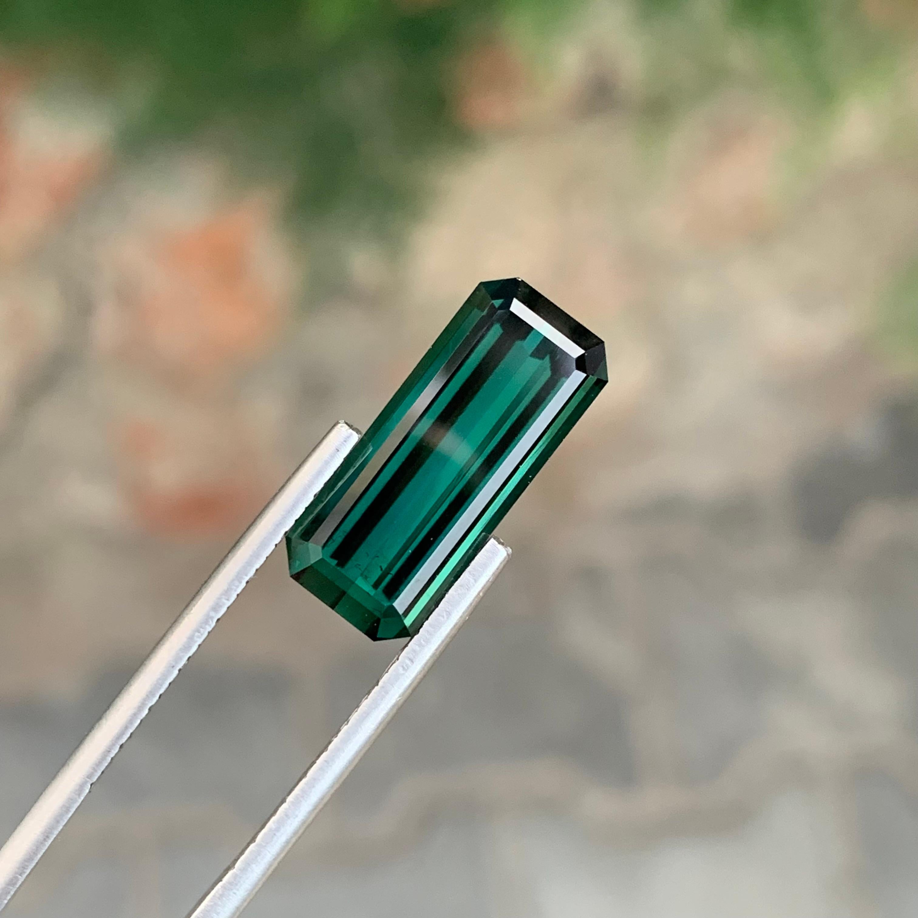 6,75 Karat Natürlicher loser Deep Lagoon Turmalin Langer Smaragd Form Edelstein im Angebot 4
