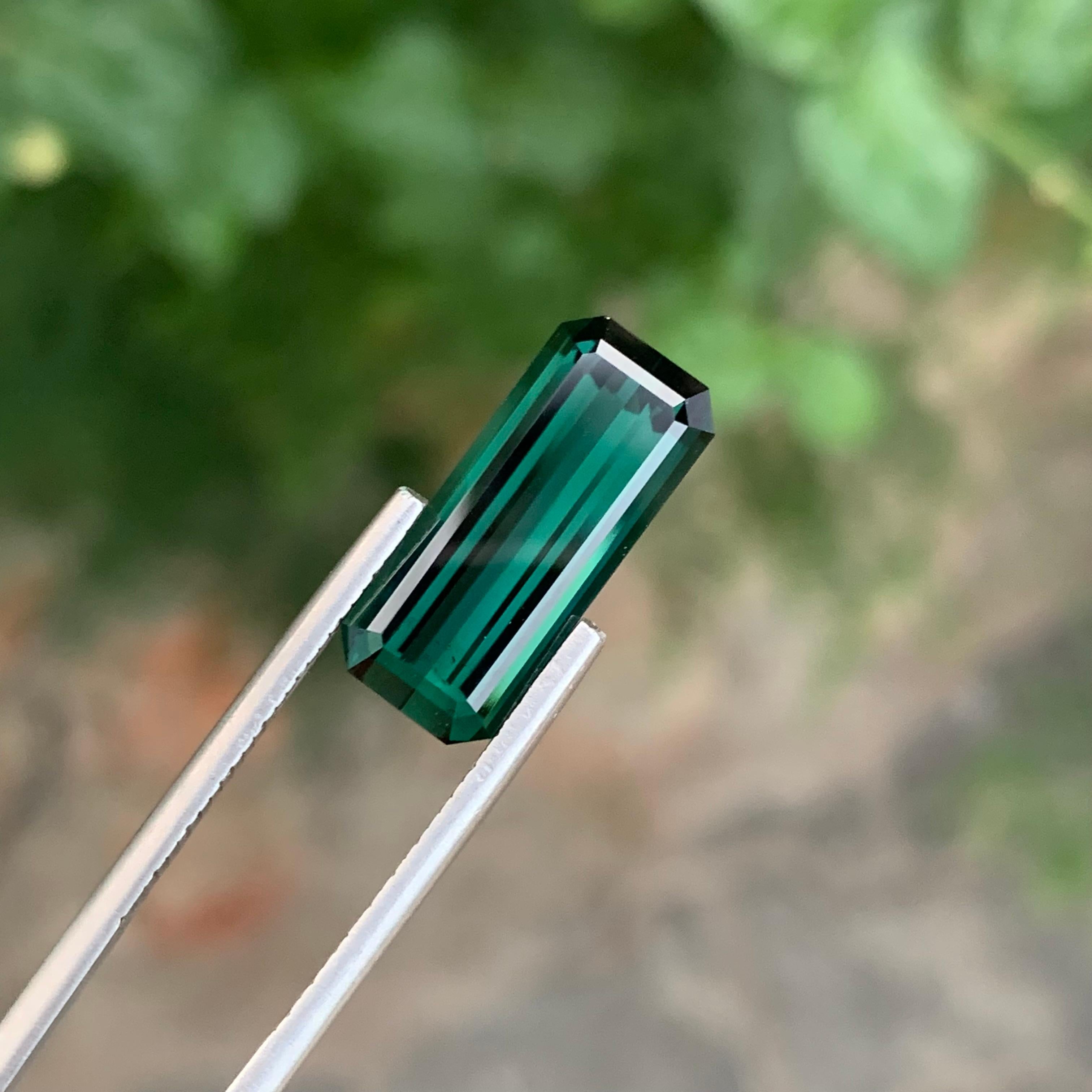 6,75 Karat Natürlicher loser Deep Lagoon Turmalin Langer Smaragd Form Edelstein für Damen oder Herren im Angebot