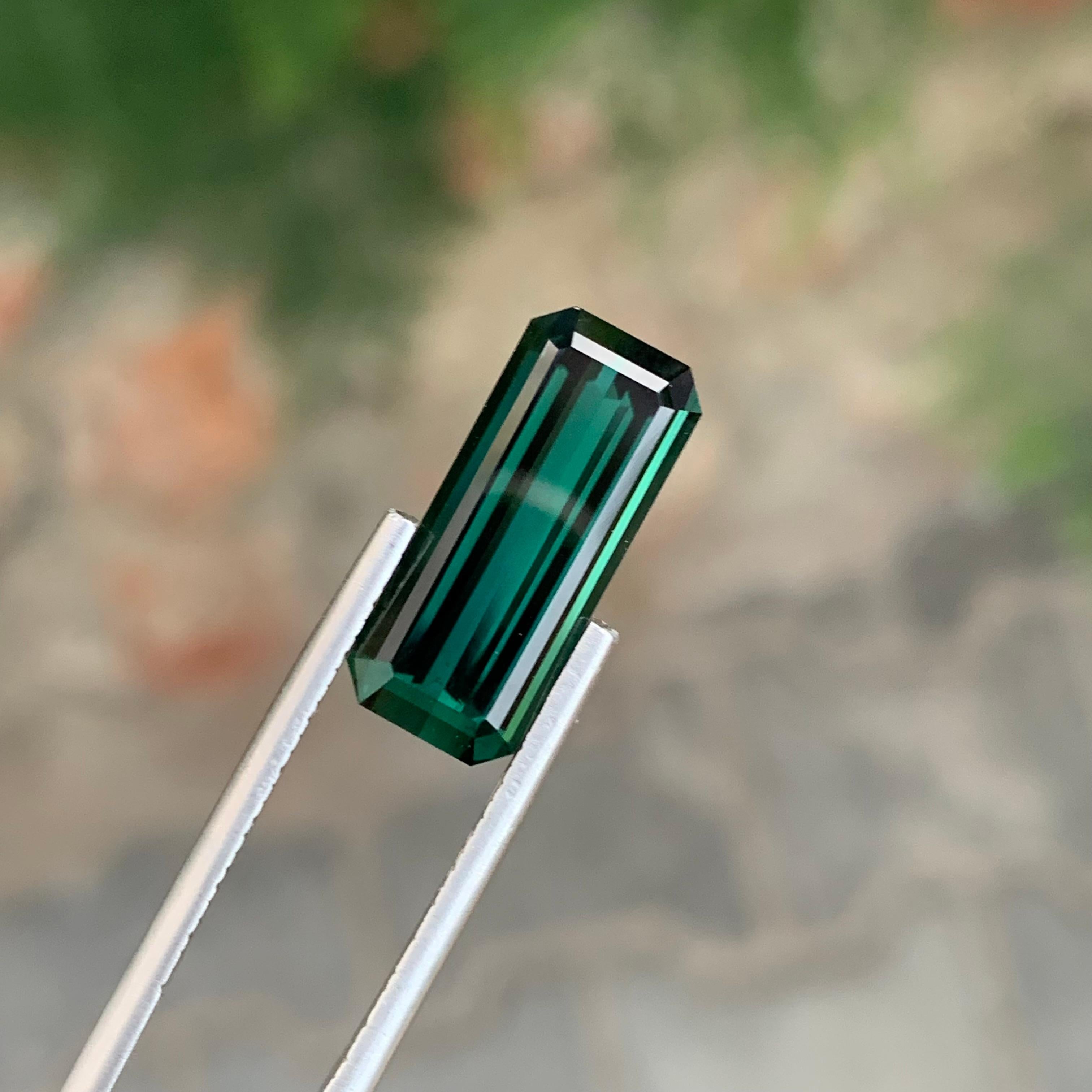 6,75 Karat Natürlicher loser Deep Lagoon Turmalin Langer Smaragd Form Edelstein im Angebot 2