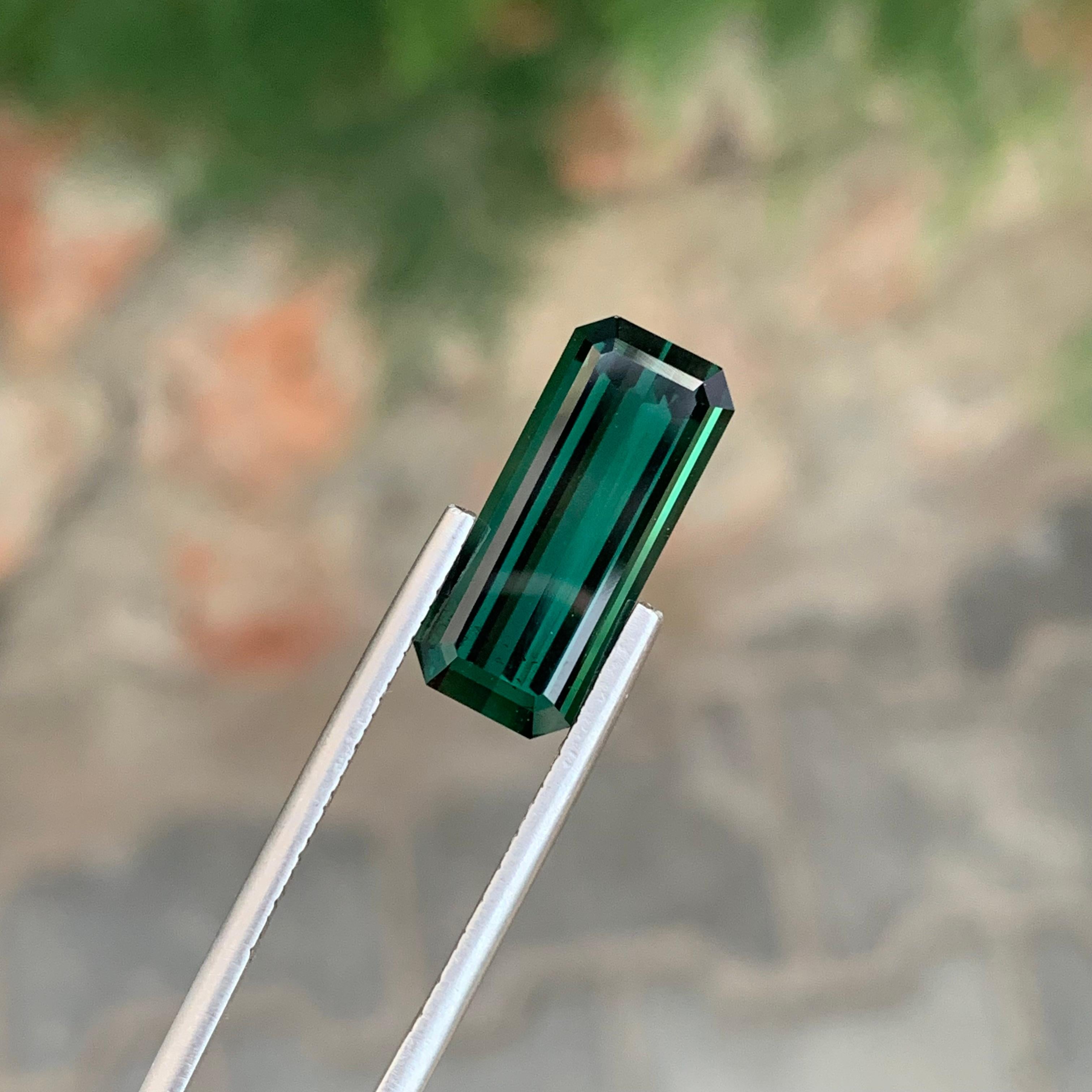 6,75 Karat Natürlicher loser Deep Lagoon Turmalin Langer Smaragd Form Edelstein im Angebot 3