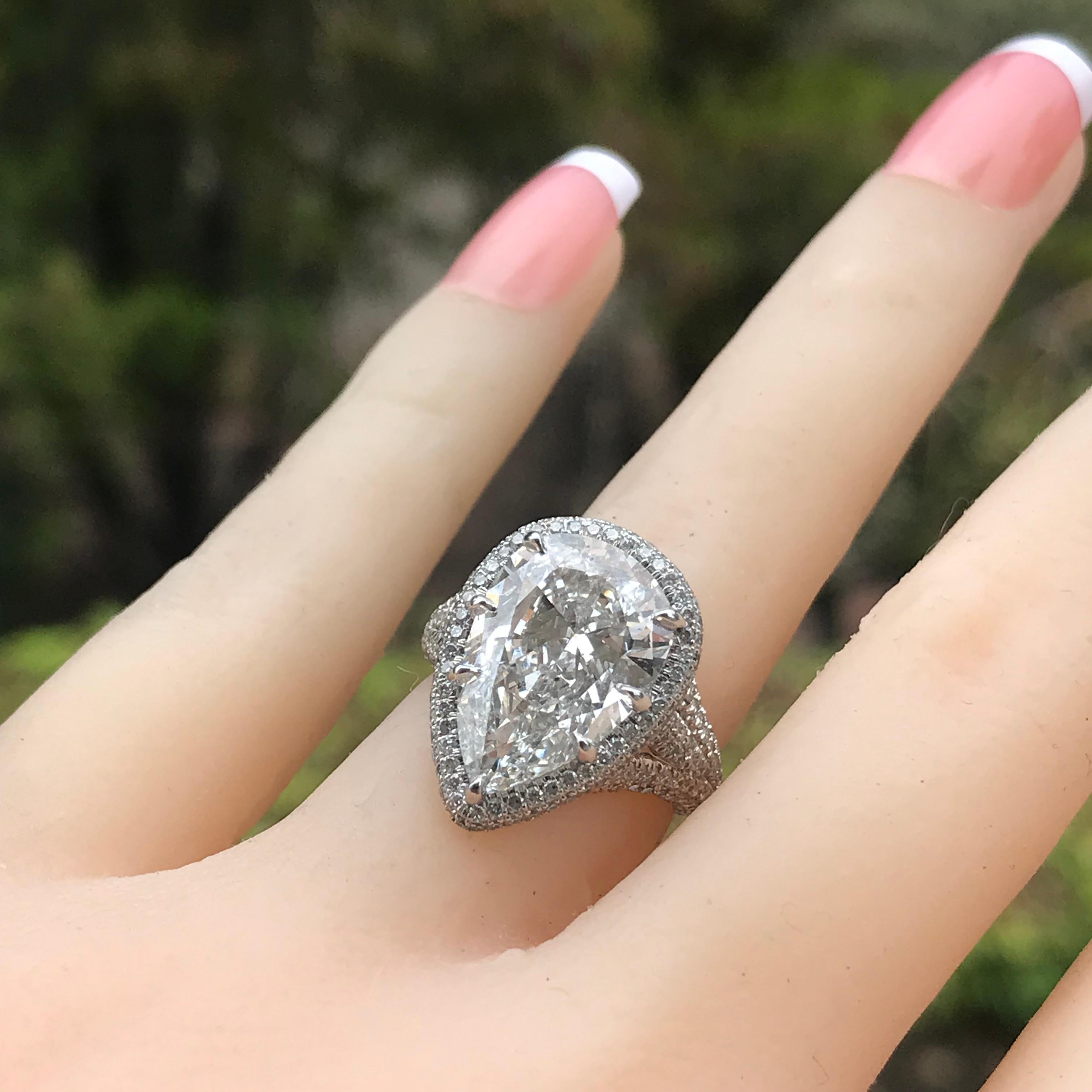 6,75 Karat birnenförmiger Verlobungsring G SI2, GIA-zertifiziert in Platin-Halo gefasst im Angebot 6