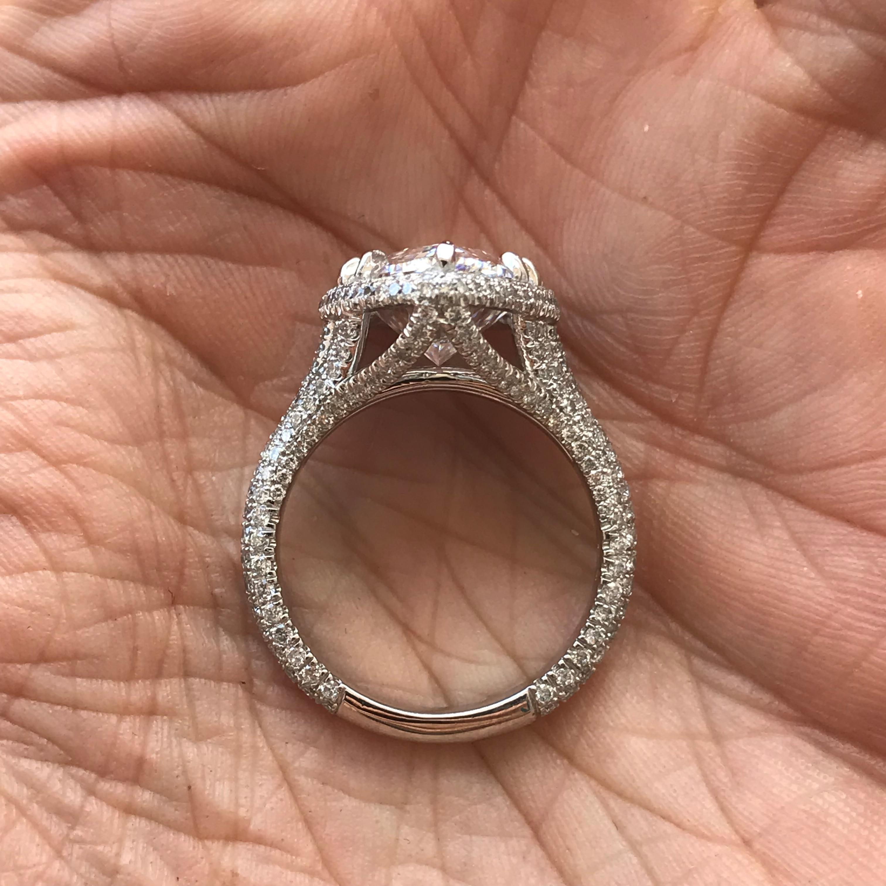 6,75 Karat birnenförmiger Verlobungsring G SI2, GIA-zertifiziert in Platin-Halo gefasst im Angebot 4