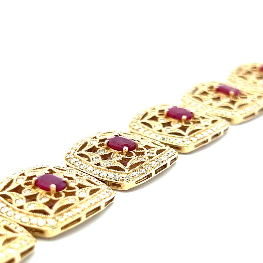 Bracelet à maillons en or jaune 14 carats avec rubis de 6,75 carats et diamants brillants ronds de 6,10 carats en vente 3