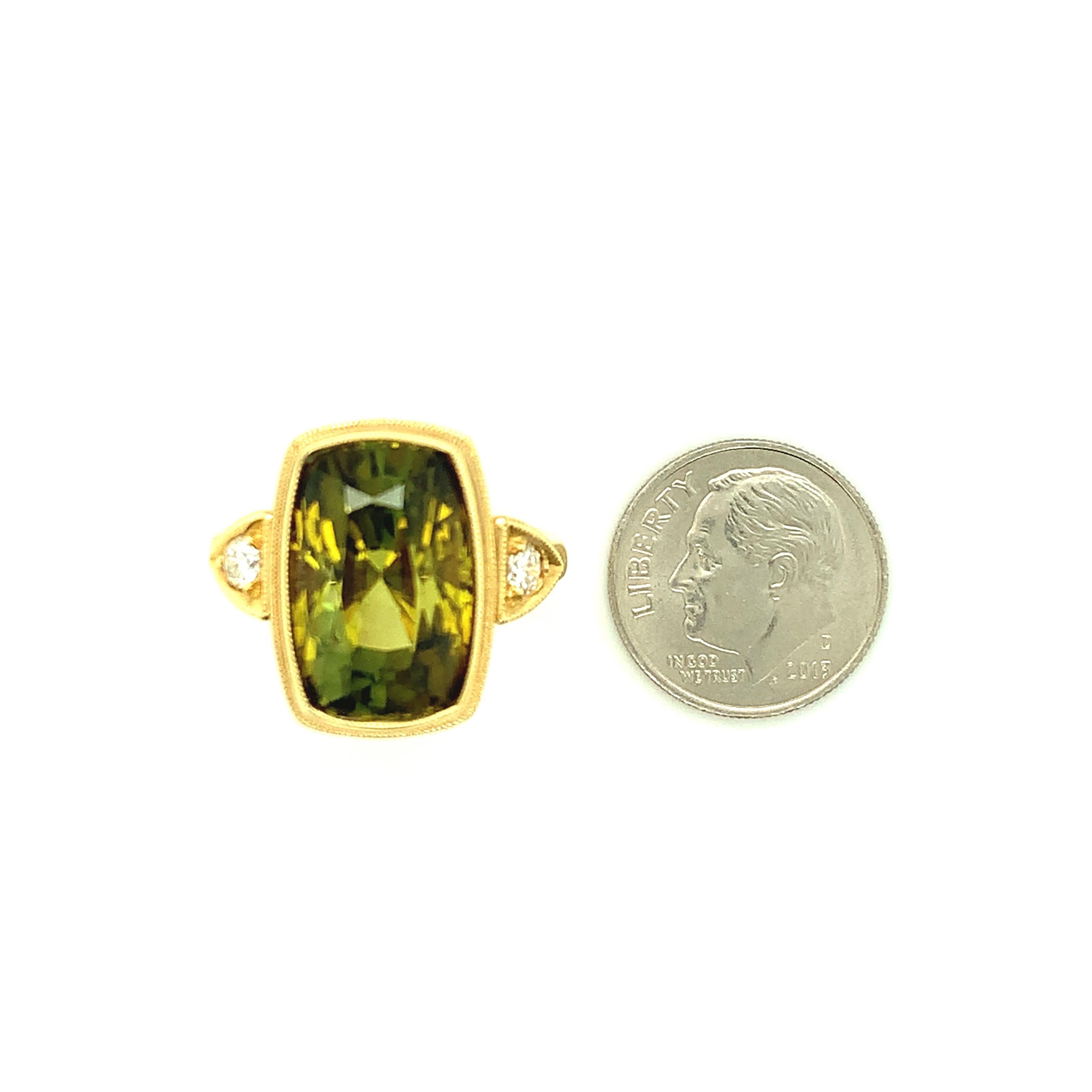 6.75 Carat Green Tourmaline and Diamond, Yellow Gold Engraved Bezel Ring For Sale 2