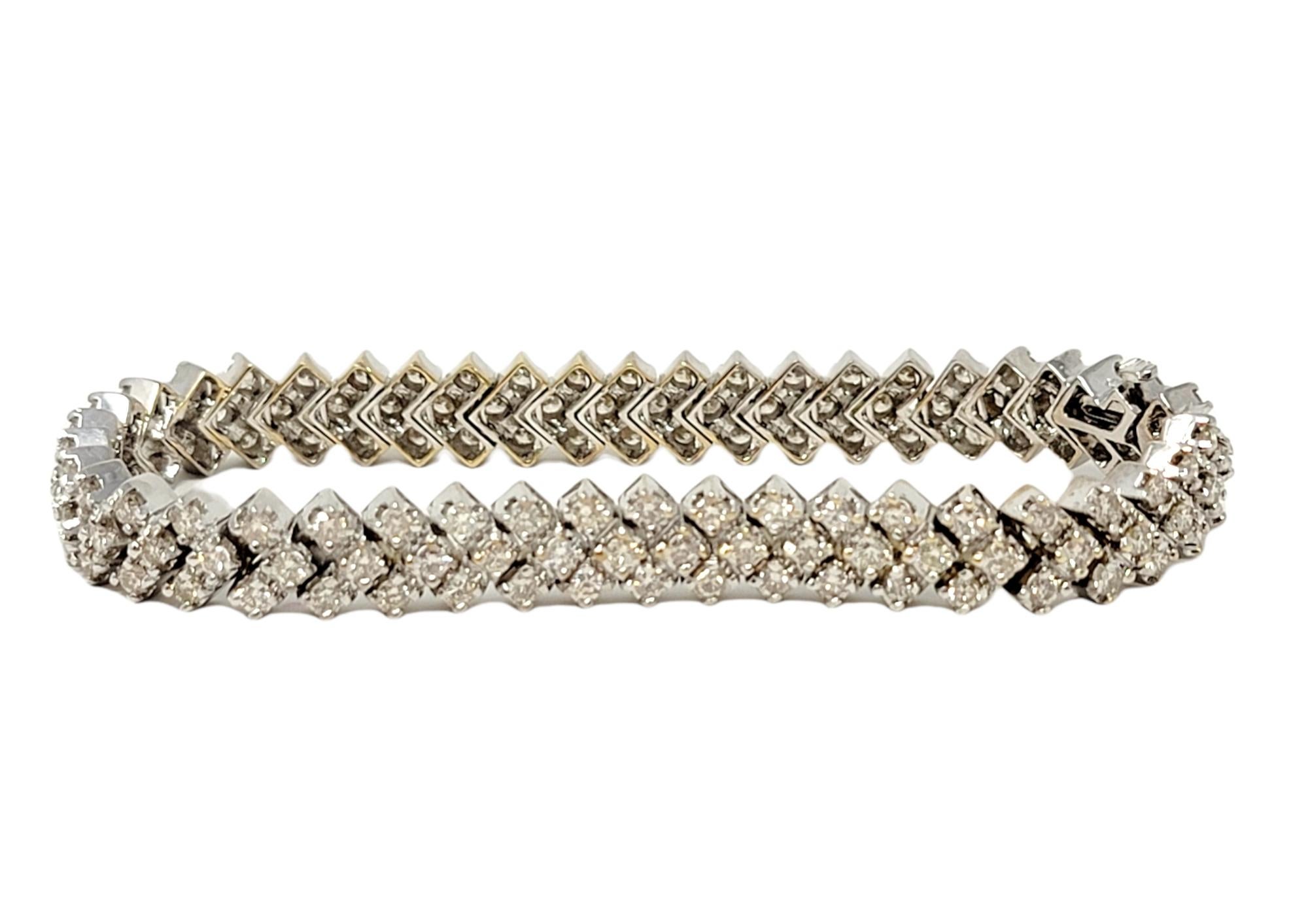 Bracelet à maillons à chevrons en or blanc 14 carats avec diamants ronds naturels de 6,75 carats Bon état - En vente à Scottsdale, AZ