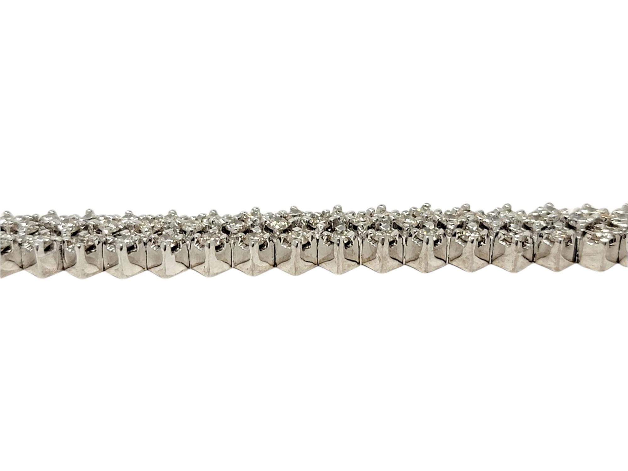 Bracelet à maillons à chevrons en or blanc 14 carats avec diamants ronds naturels de 6,75 carats en vente 1