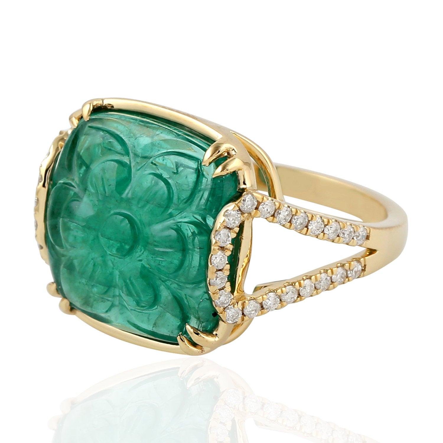 For Sale:  Meghna Jewels 6.75 Carved Emerald 14 Karat Gold Diamond Ring 3