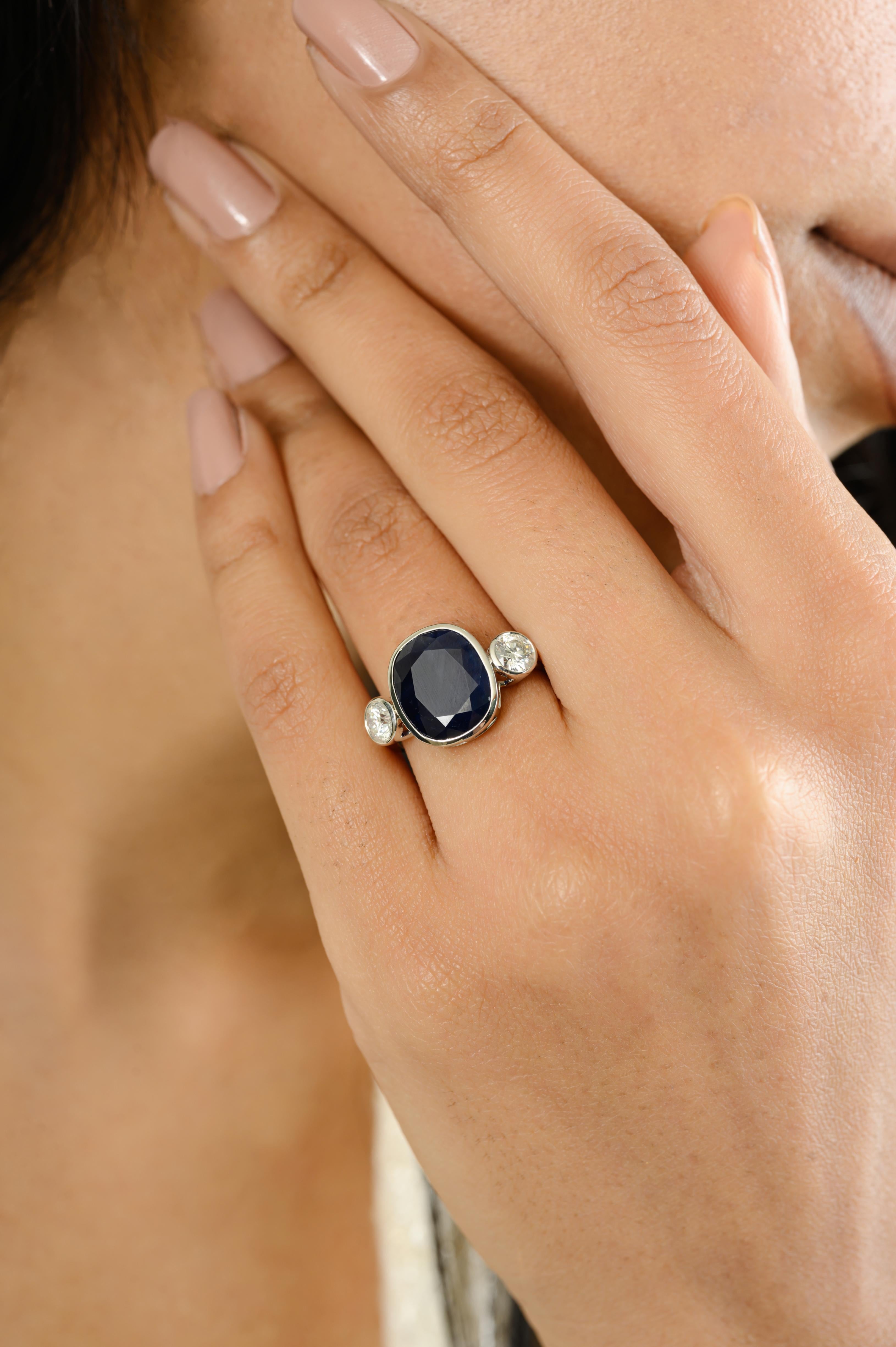 En venta: Anillo de tres piedras de oro blanco de 18 quilates con zafiro azul ovalado y diamante de 6,75 quilates  5