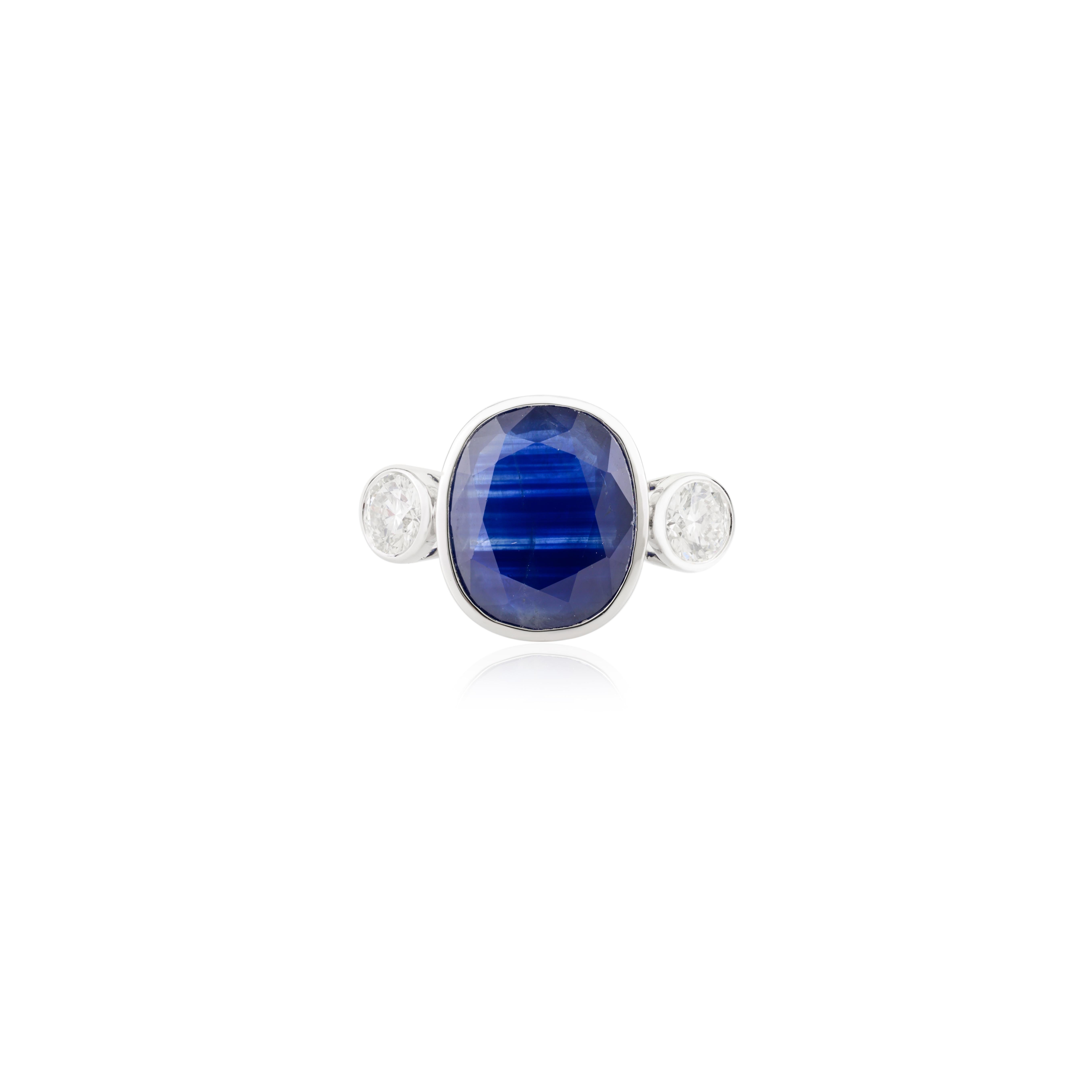 En venta: Anillo de tres piedras de oro blanco de 18 quilates con zafiro azul ovalado y diamante de 6,75 quilates  6