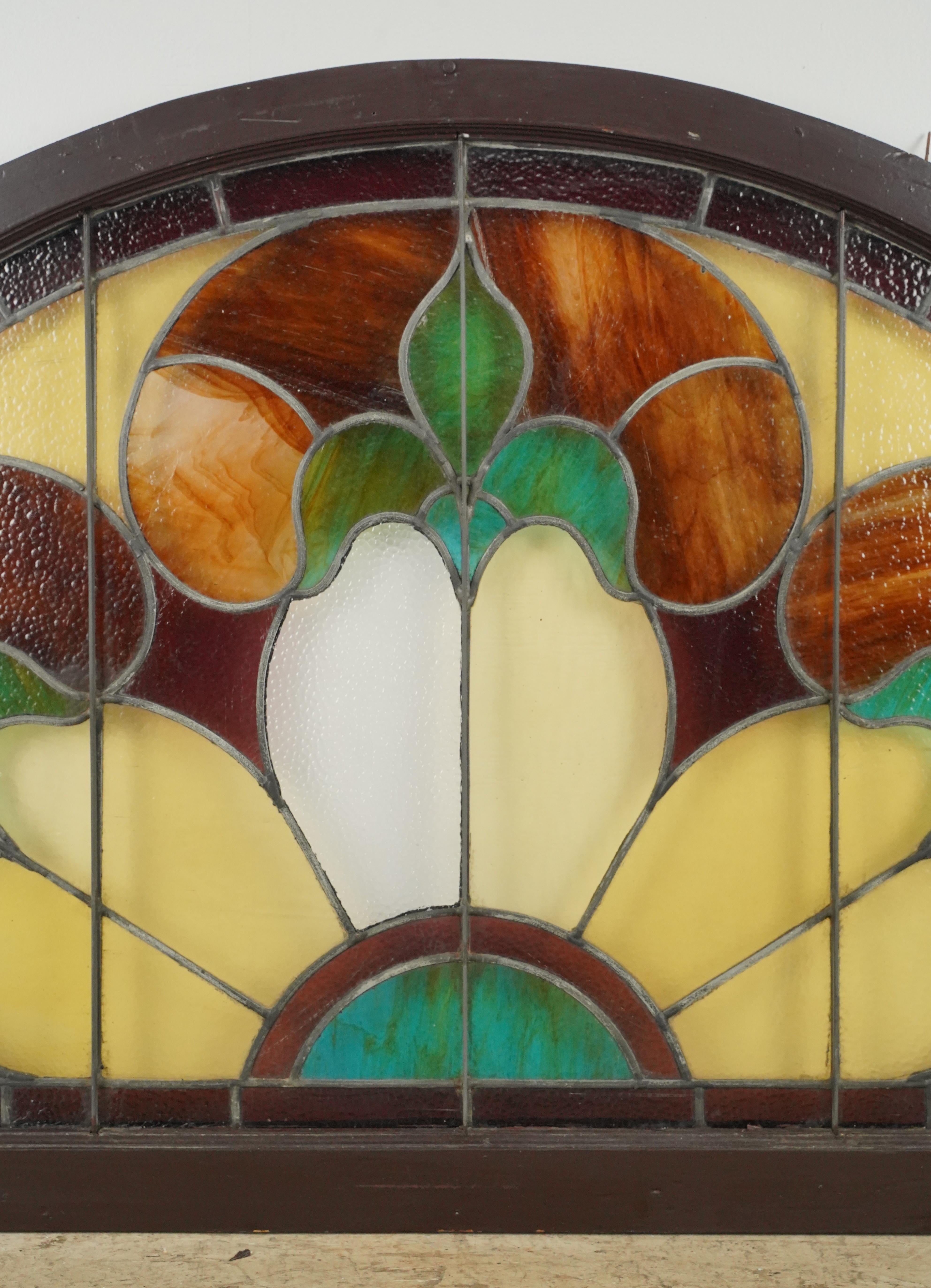 67.5 in. Wide Leaded Stained Glass Arched Window In Good Condition For Sale In New York, NY