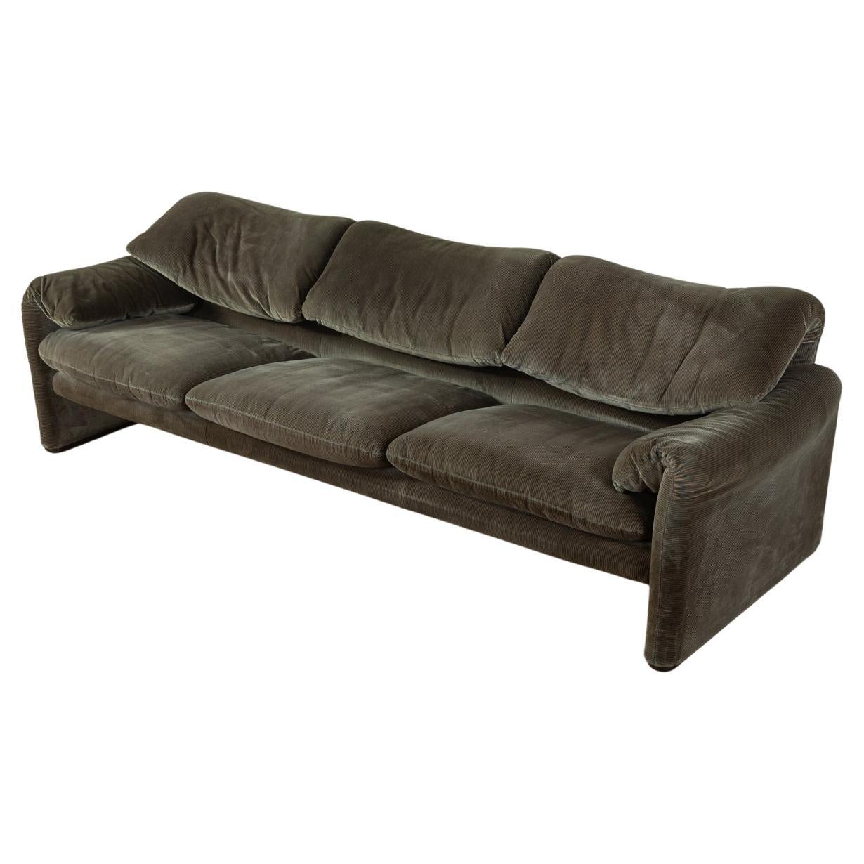 "675 MARALUNGA" Sofa, Vico Magistretti, Cassina