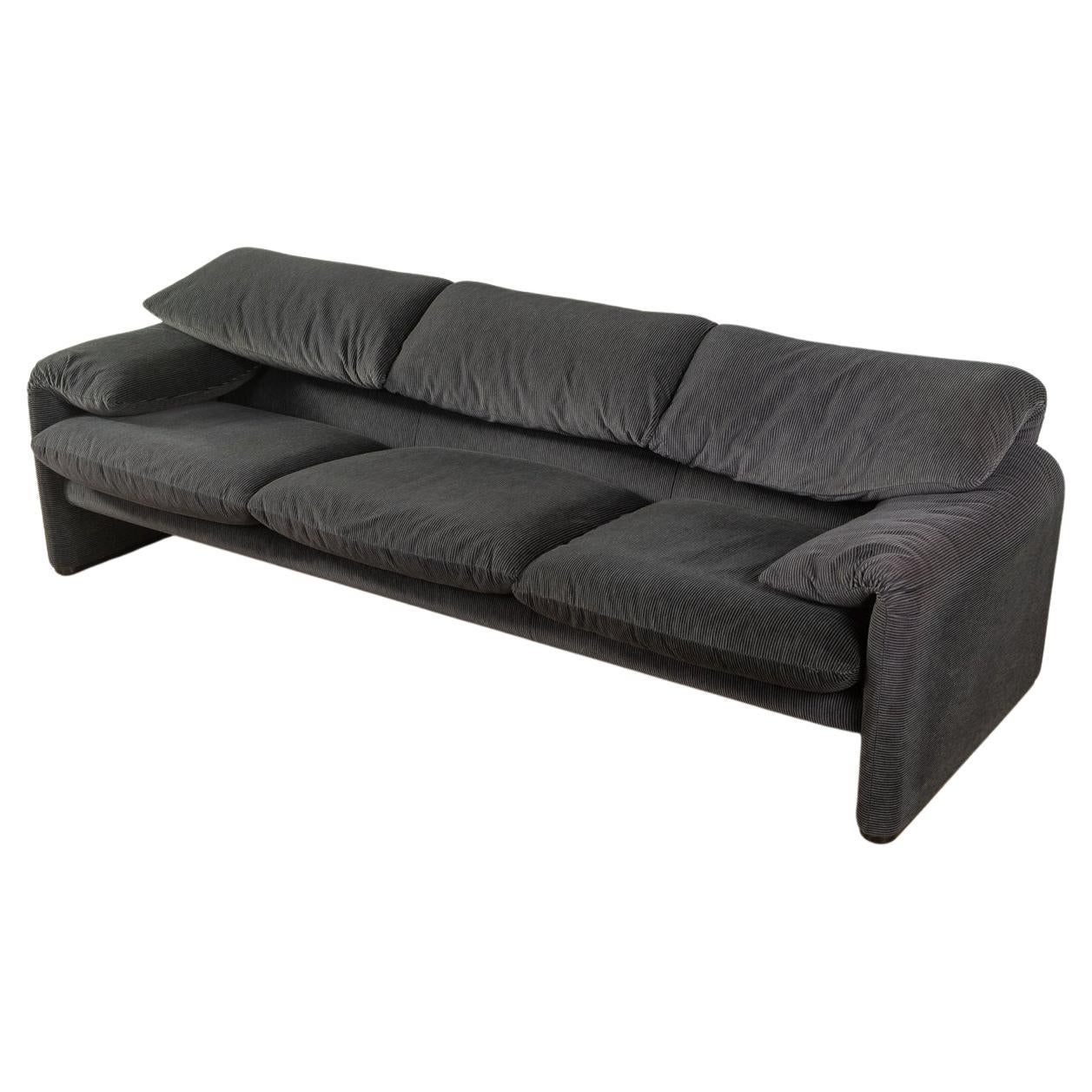 "675 MARALUNGA" Sofa, Vico Magistretti, Cassina