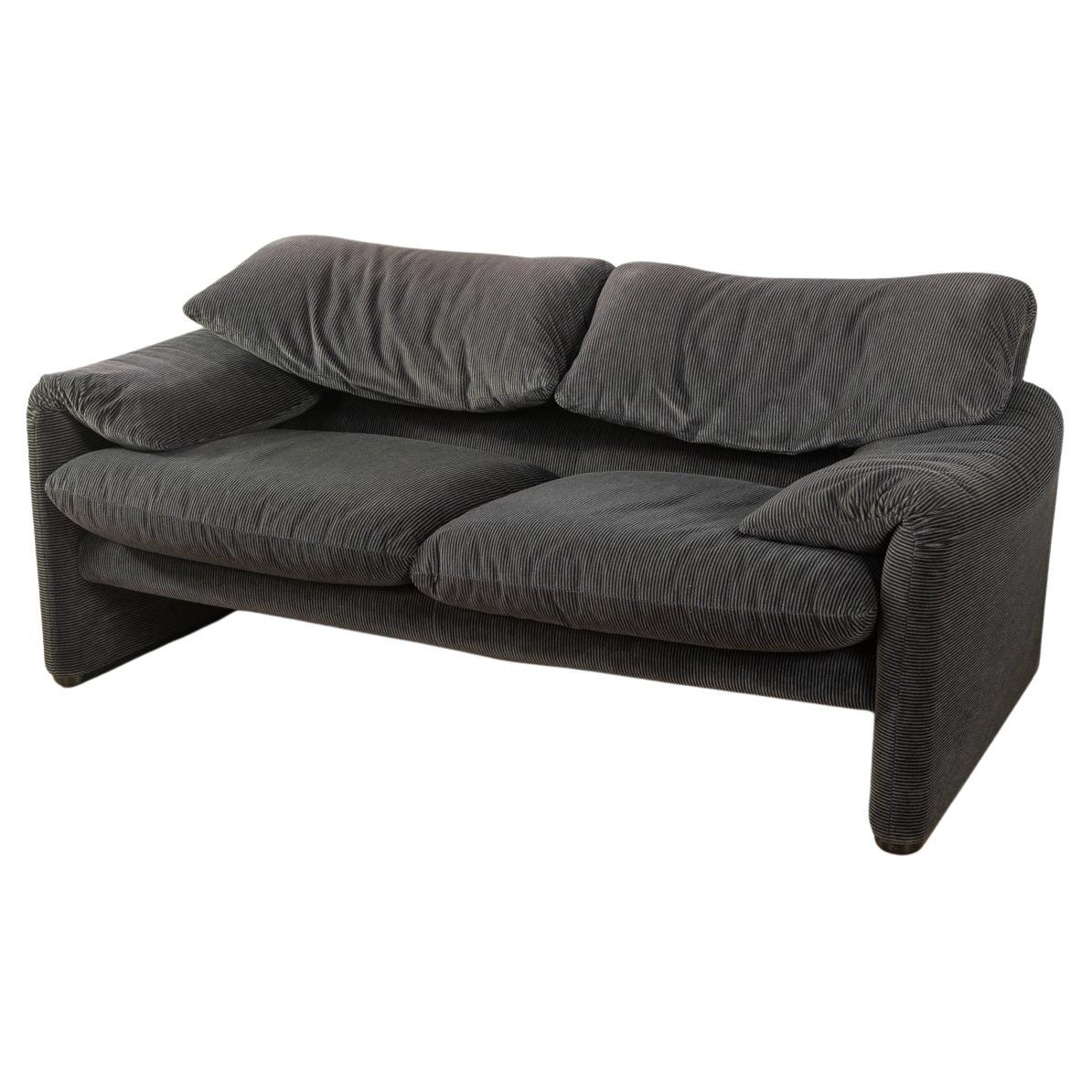 "675 MARALUNGA" Sofa, Vico Magistretti, Cassina