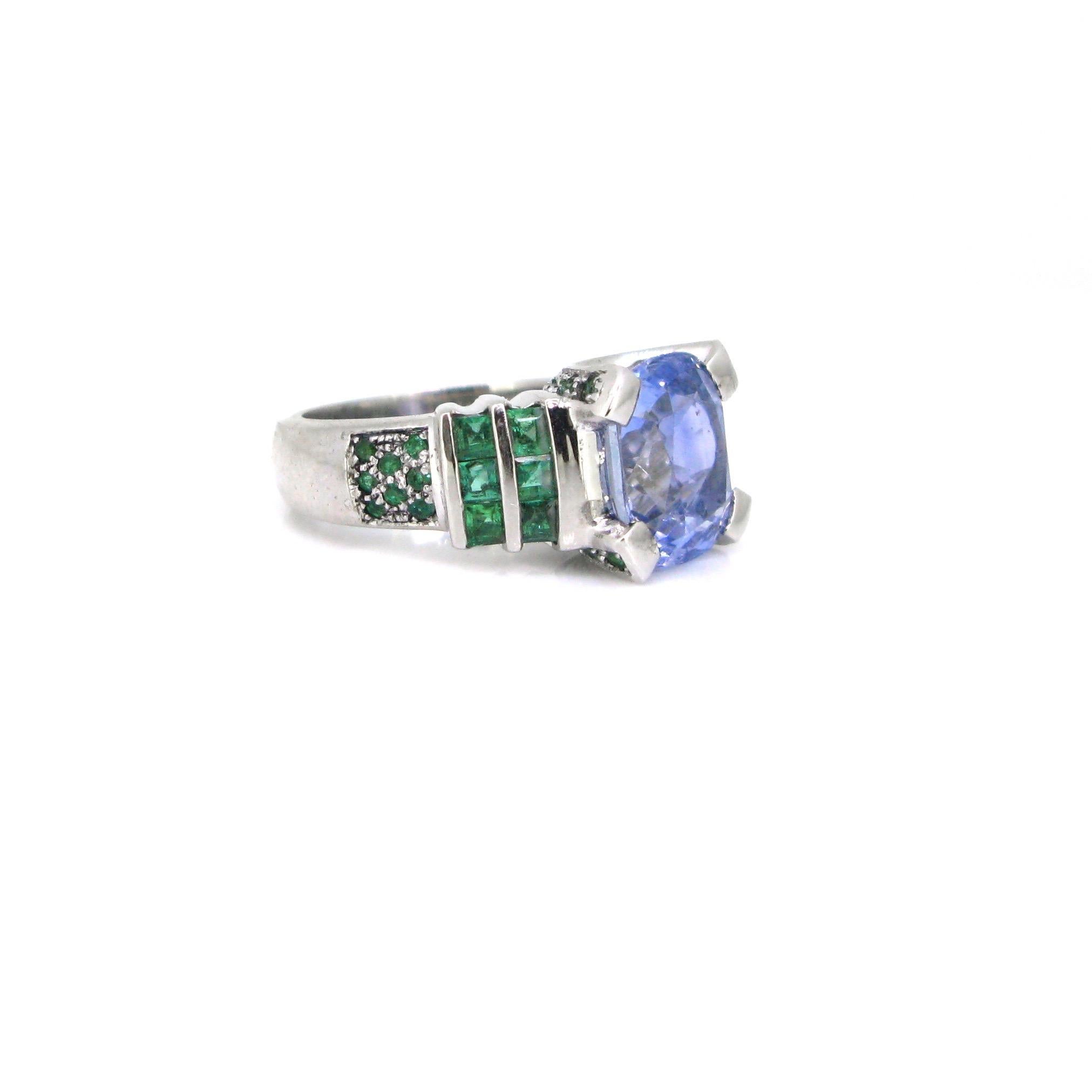 Modern 6.75 Carat Ceylon Sapphire and Emerald Ring, 18 Karat White Gold