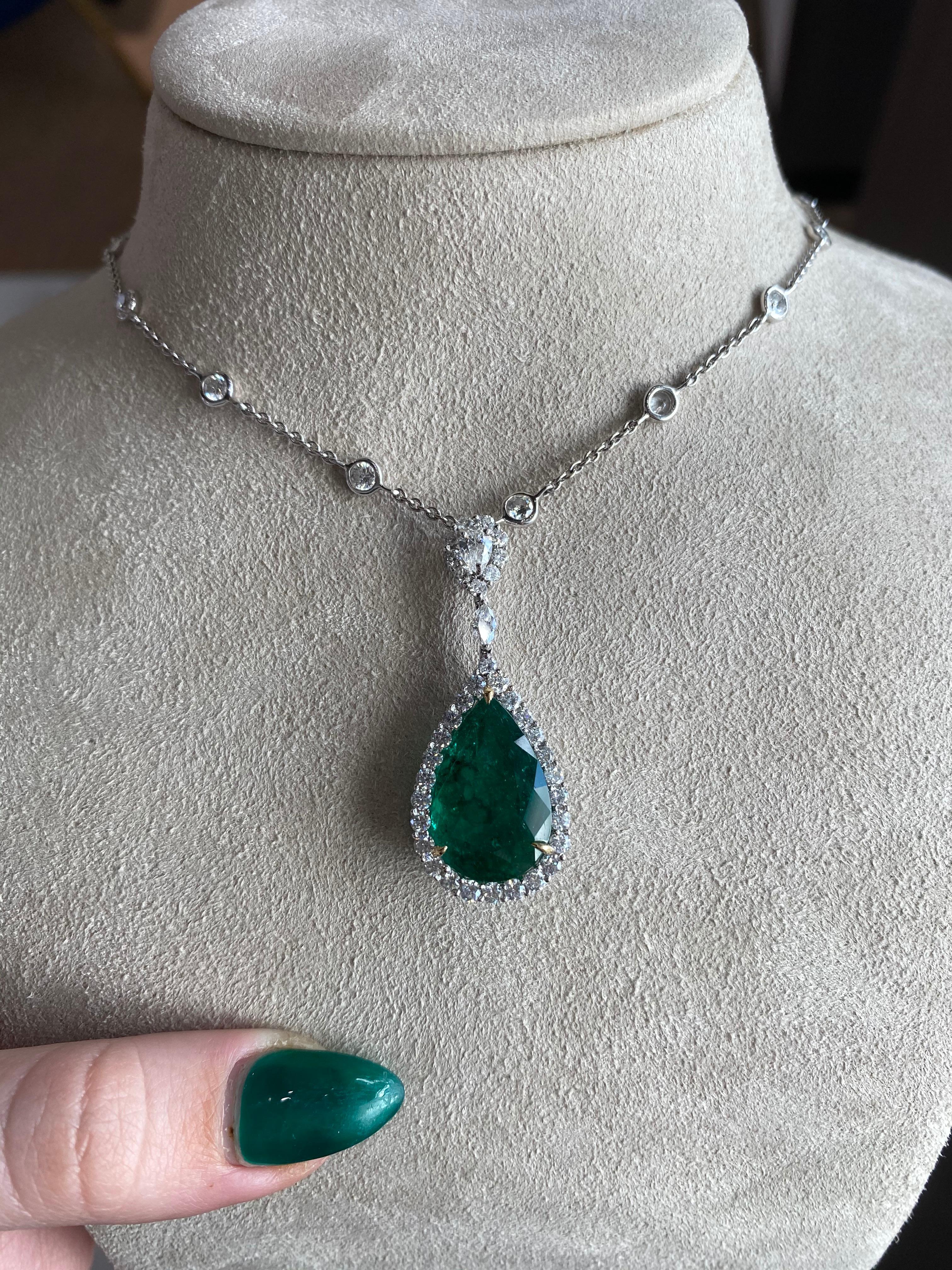 Pear Cut 6.75 Carat Pear Shape Emerald and 3.82 Carat Round Diamond by the Yard Necklace For Sale