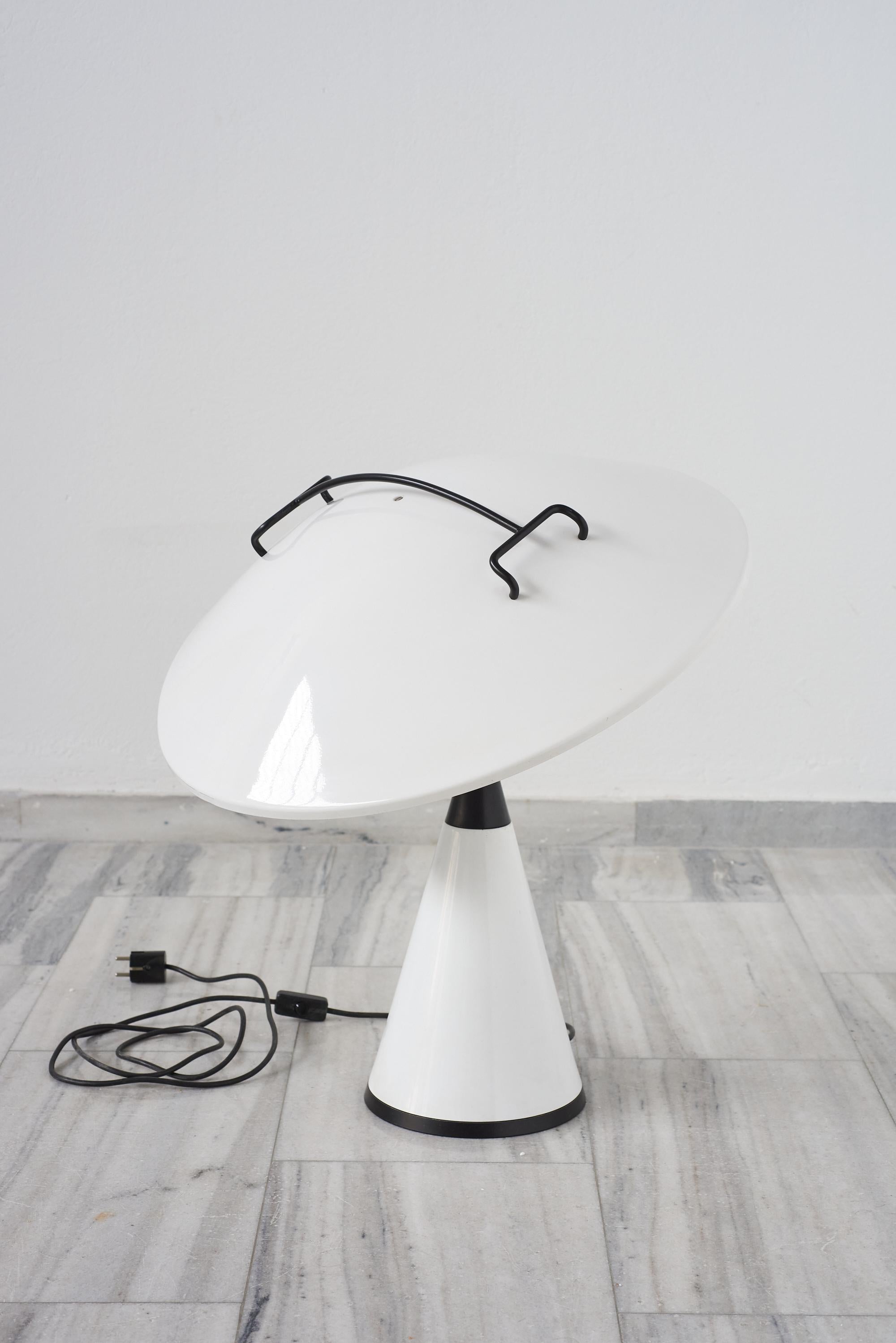 Post-Modern 676 Radar table/floor lamp by Elio Martinelli for Martinelli Luce, Italy 1970s. For Sale