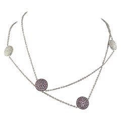 Collier pavé de saphirs roses de 6,76 carats et de diamants en or blanc 18 carats et rhodium noir