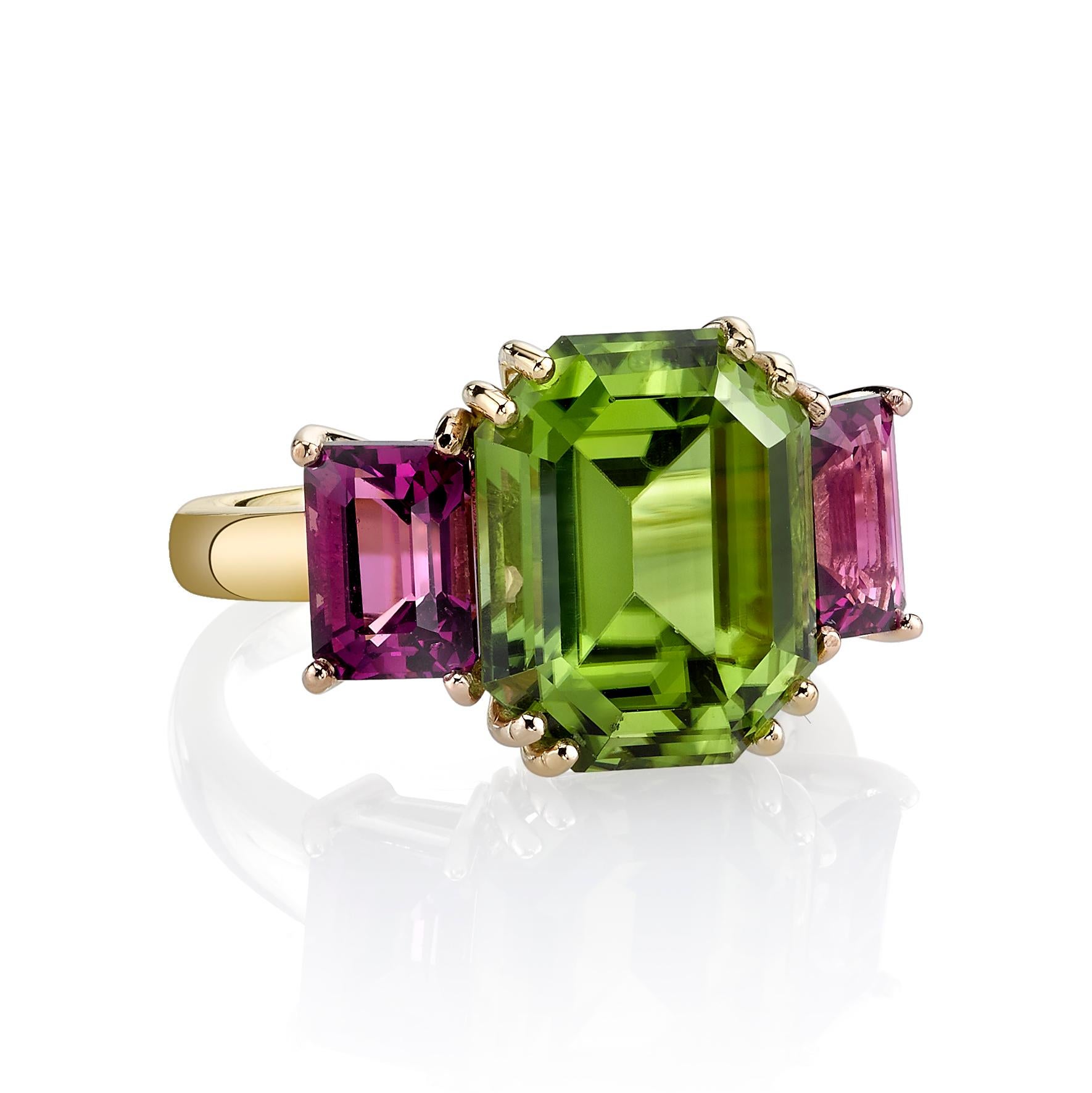 Women's 6.77 Carat Peridot and Rhodolite Garnet Cocktail Ring in Yellow and Rose Gold   For Sale
