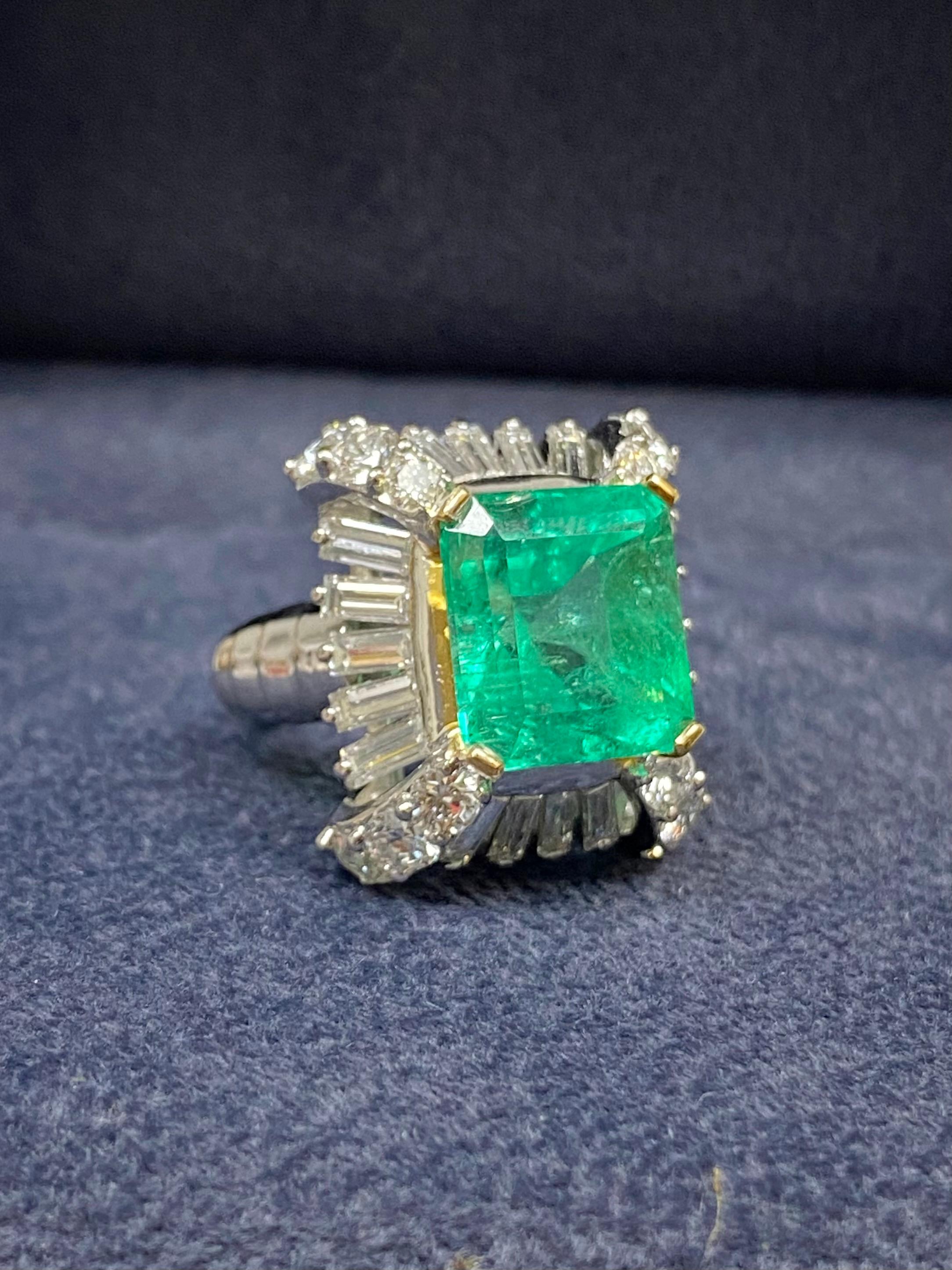 GRS Certified 6.78 Carat Colombian Emerald & Baguette Diamond Platinum Ring For Sale 5