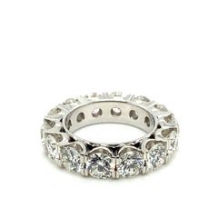 Anillo de eternidad de 6,72 quilates de oro blanco de 18 quilates de Bucherer