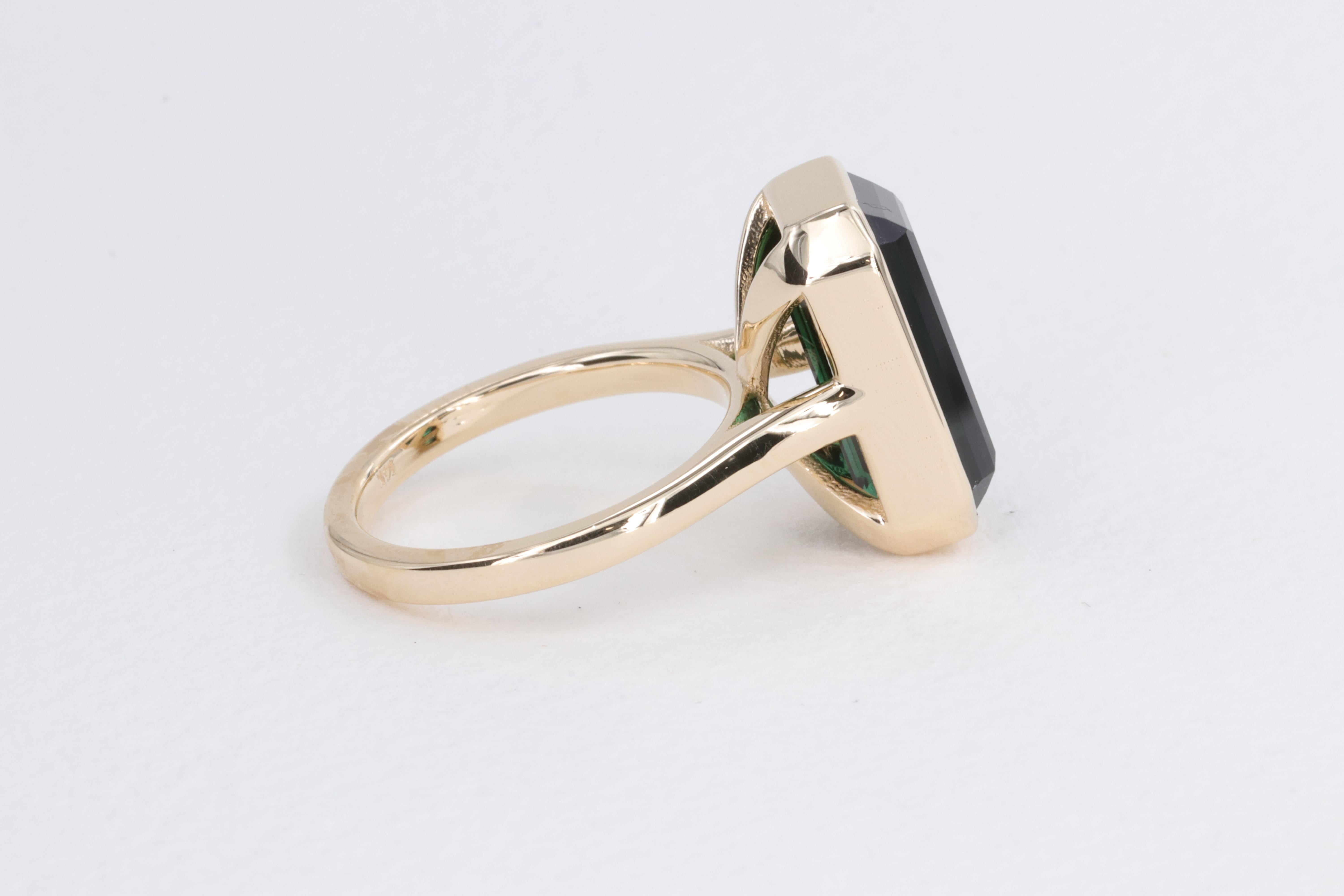 6.78 Carat Green Tourmaline Emerald Cut Bezel Set Yellow Gold Ring For Sale 2