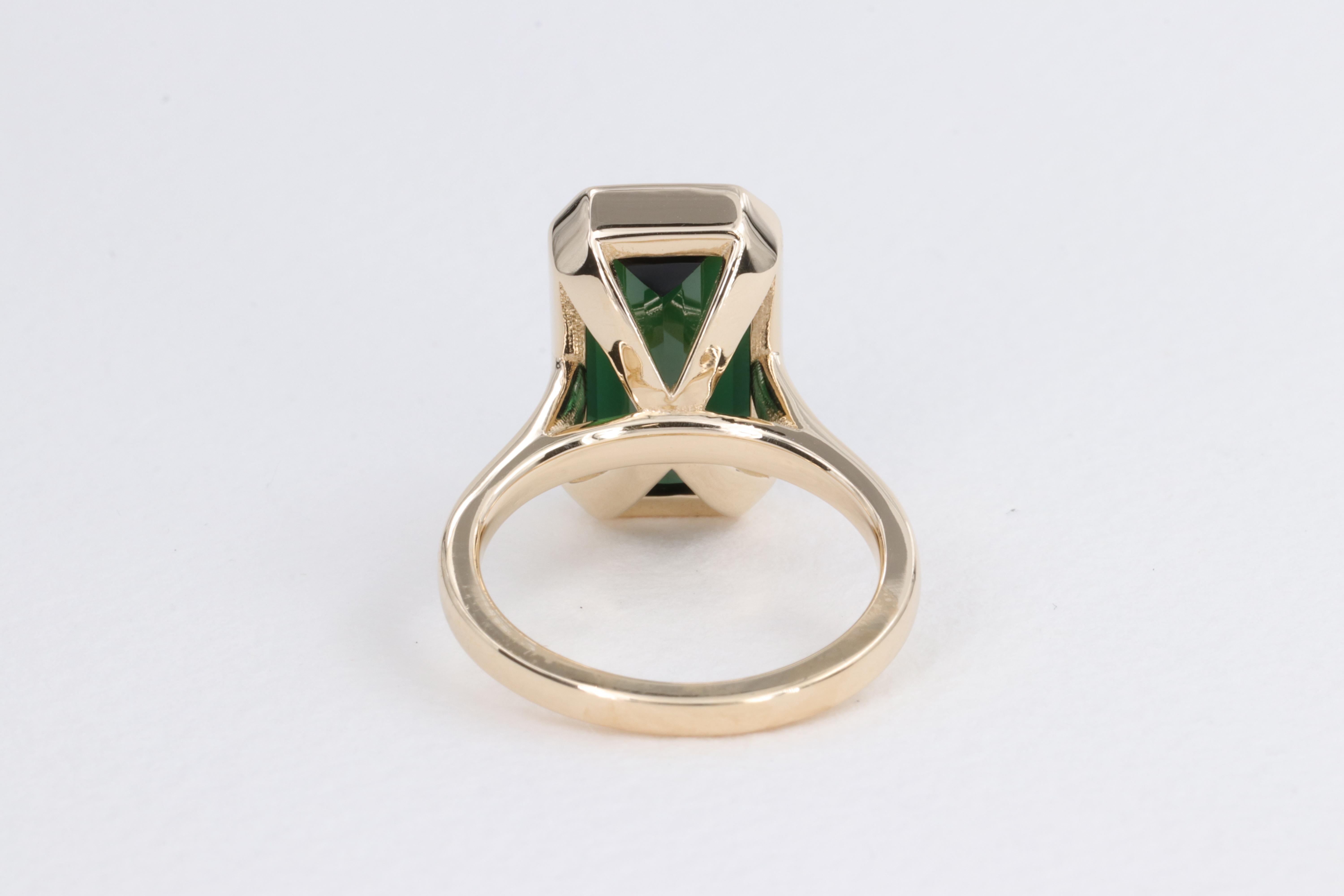 6.78 Carat Green Tourmaline Emerald Cut Bezel Set Yellow Gold Ring For Sale 4