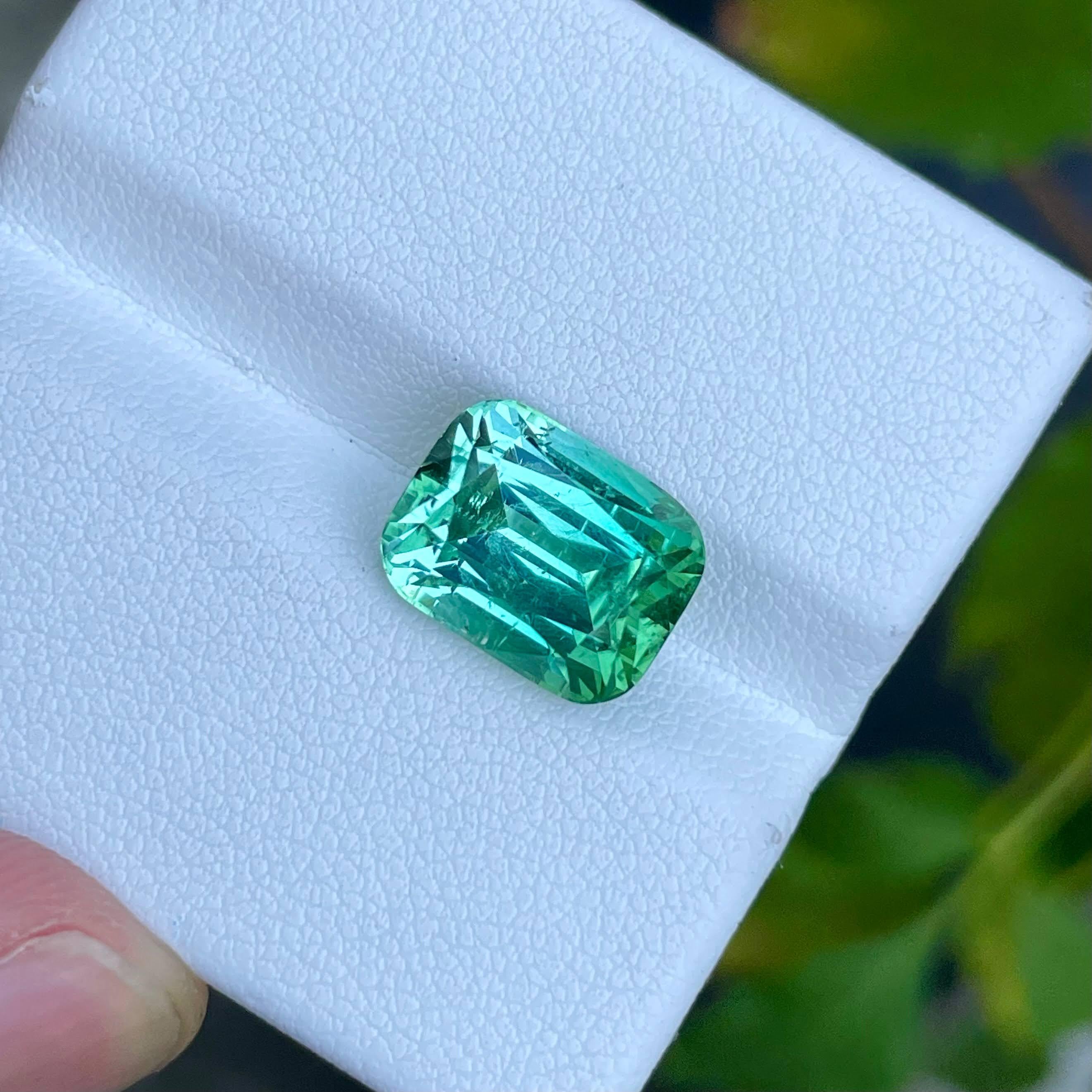 6.78 carats Loose Mint Green Tourmaline Step Cushion Cut Natural Afghan Gemstone In New Condition For Sale In Bangkok, TH
