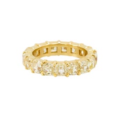 6,79 Karat Kissenschliff Fancy Diamond Eternity Ring 18 Karat auf Lager