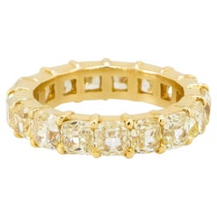 Bague d'éternité en or 18 carats avec diamants fantaisie taille coussin de 6,79 carats