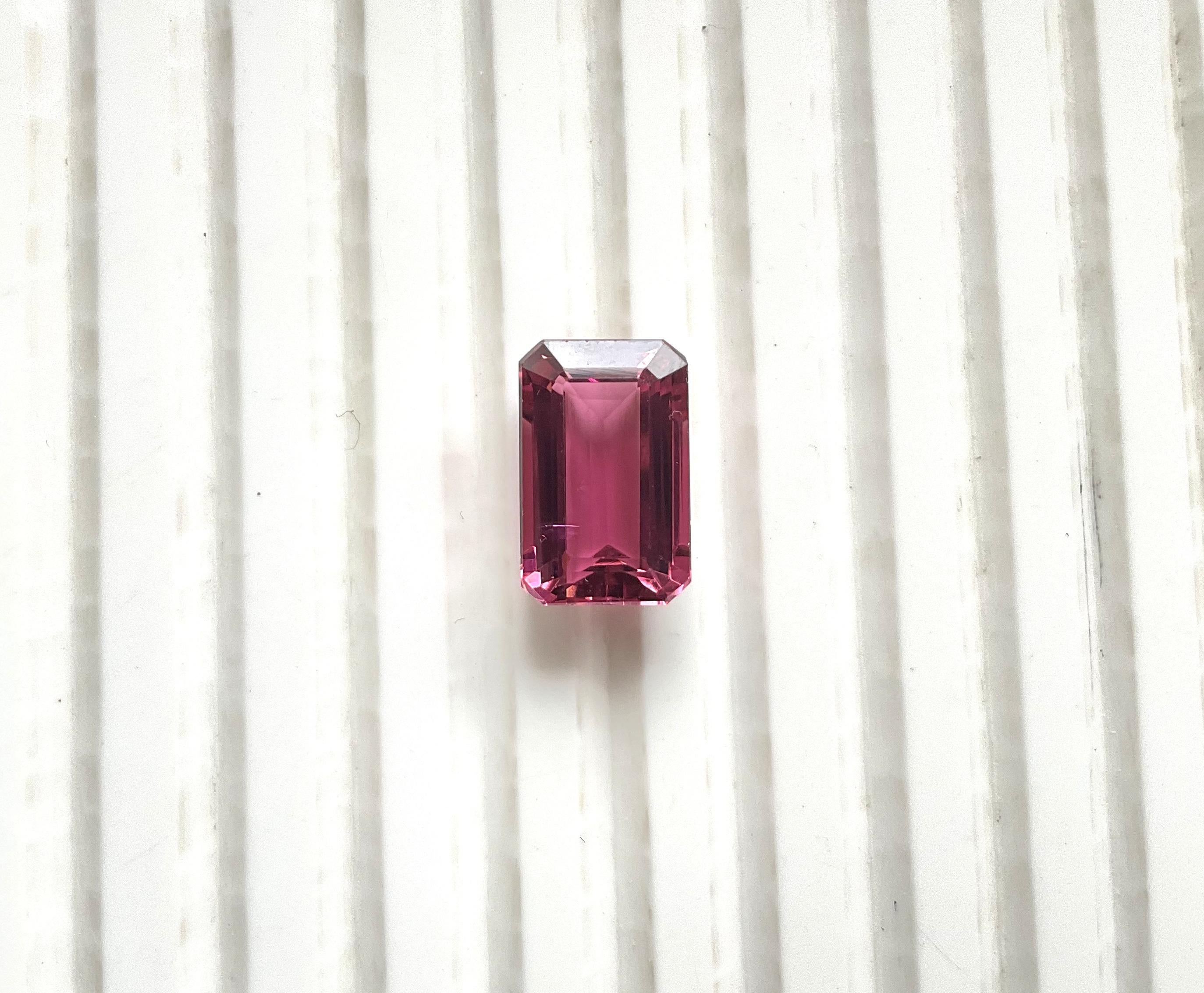 6,79 carati Tormalina rosa scuro ottagonale Pietra sfaccettata Gemma naturale

Pietra preziosa - Tormalina
Peso - 6,79 Carati
Forma - Ottagono
Dimensioni -  13x8.5x6 MM
Pezzi - 1