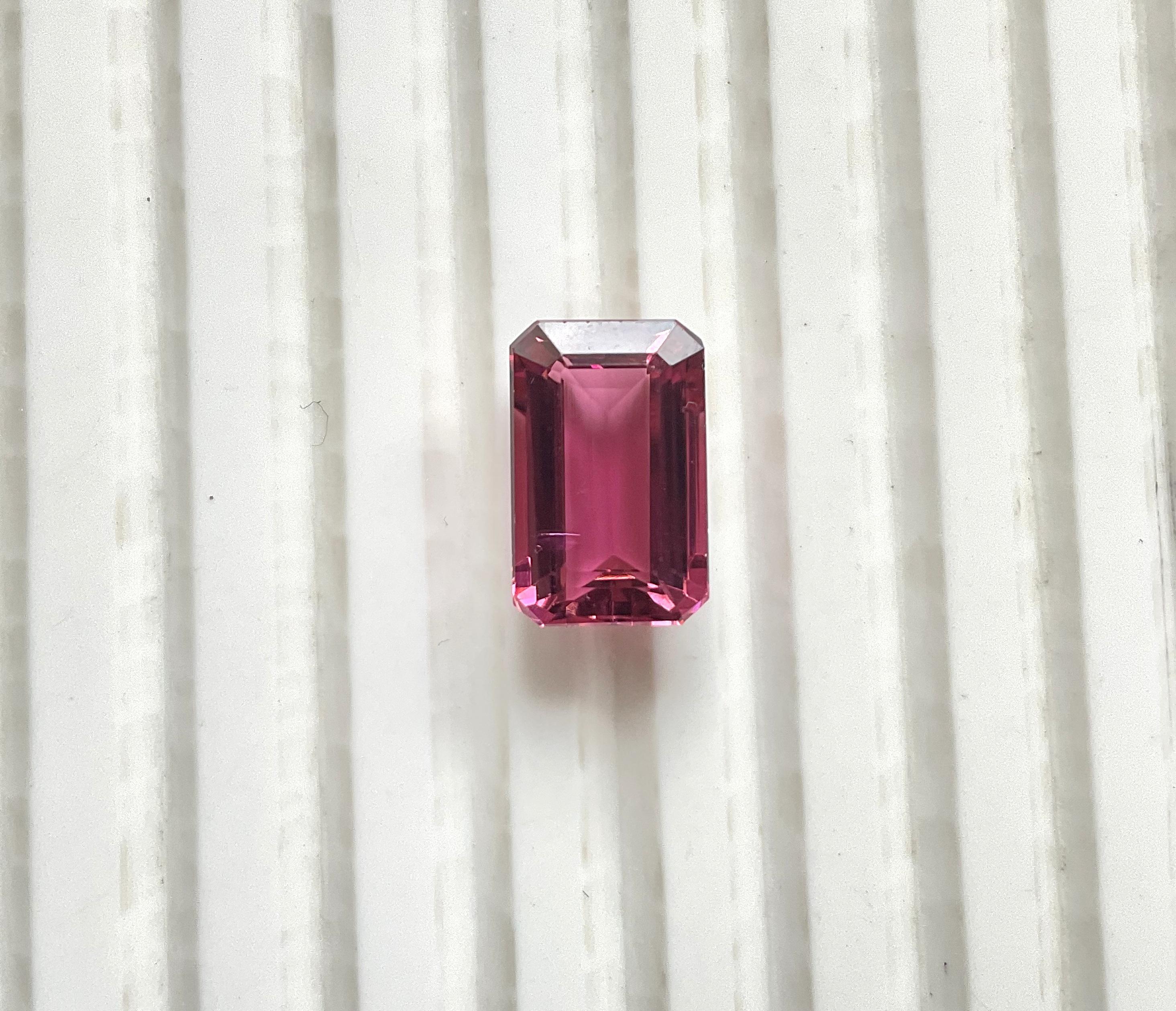Art Déco 6,79 carati Tormalina rosa ottagonale Pietra sfaccettata Gemma naturale in vendita