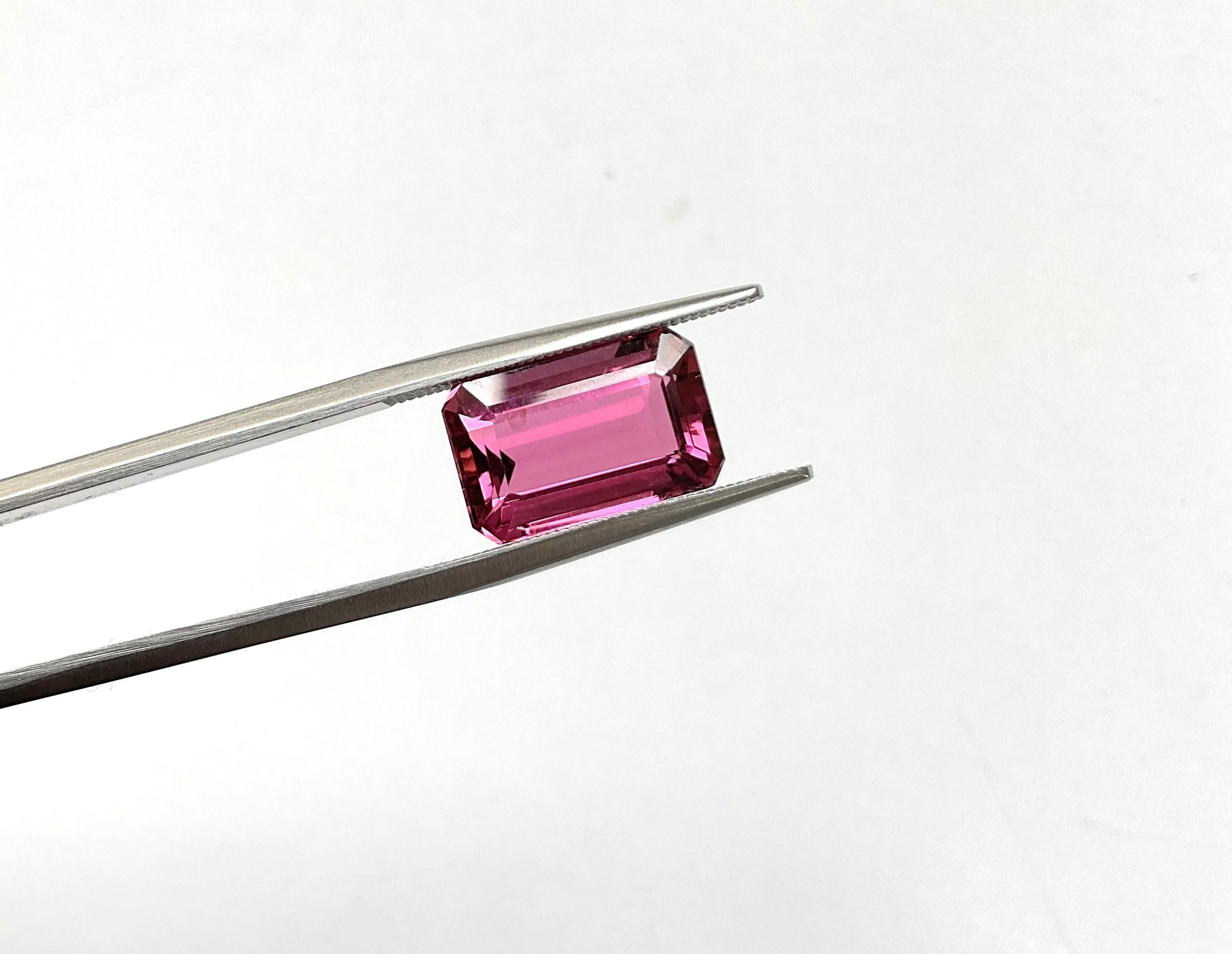 6,79 carati Tormalina rosa ottagonale Pietra sfaccettata Gemma naturale in vendita 2