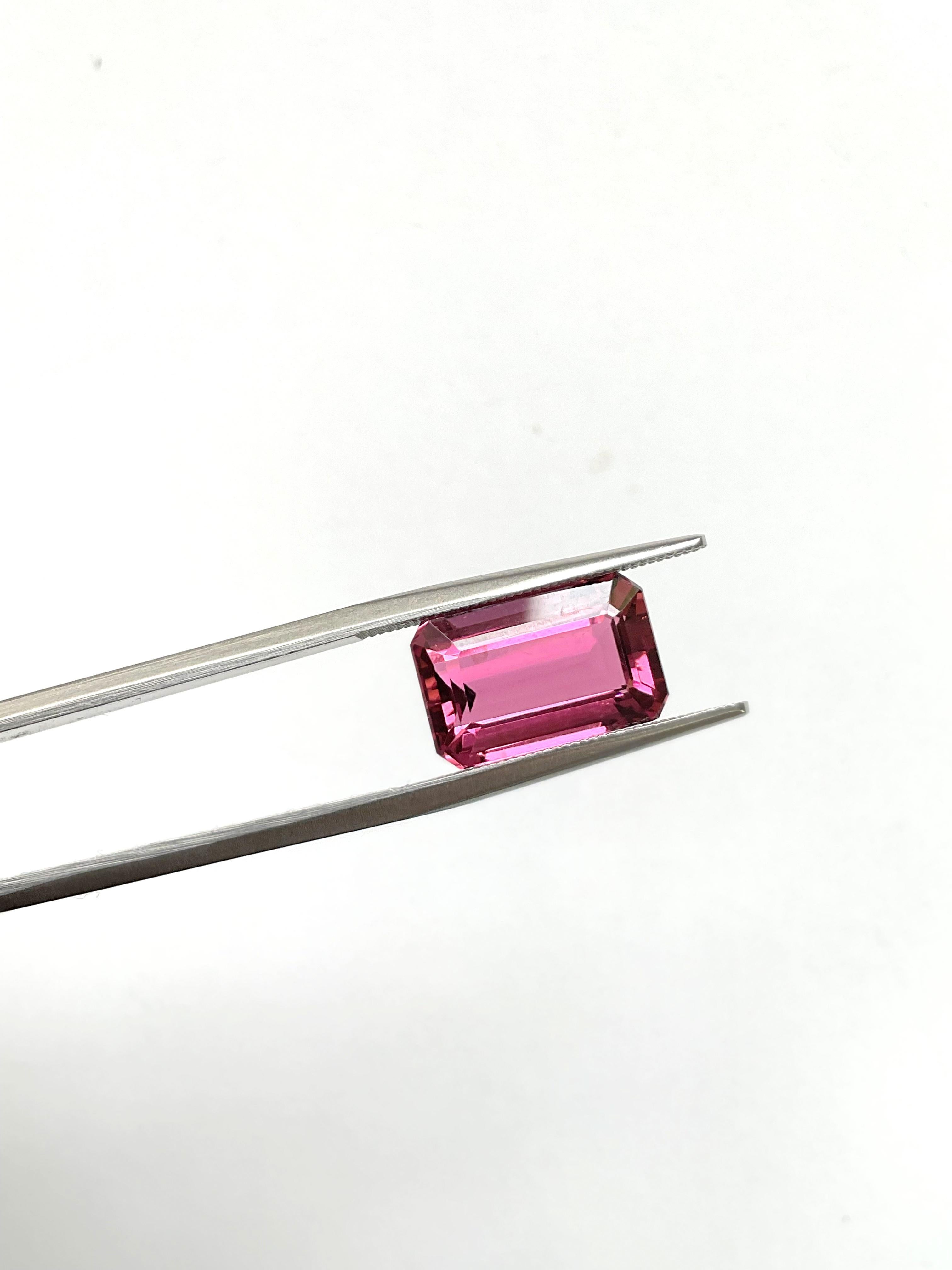 6,79 carati Tormalina rosa ottagonale Pietra sfaccettata Gemma naturale in vendita 3